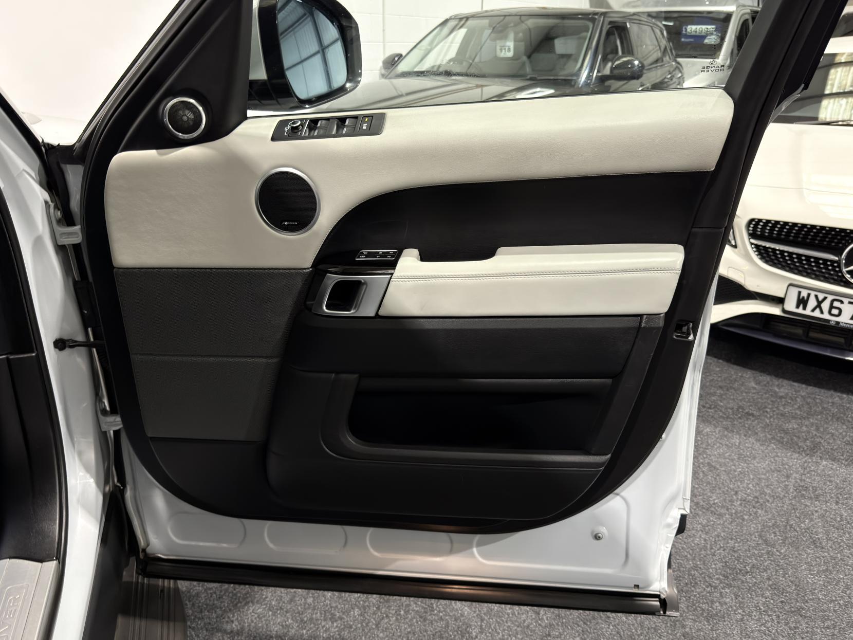 Land Rover Range Rover Sport 3.0 SD V6 HSE SUV 5dr Diesel Auto 4WD Euro 5 (s/s) (306 ps)