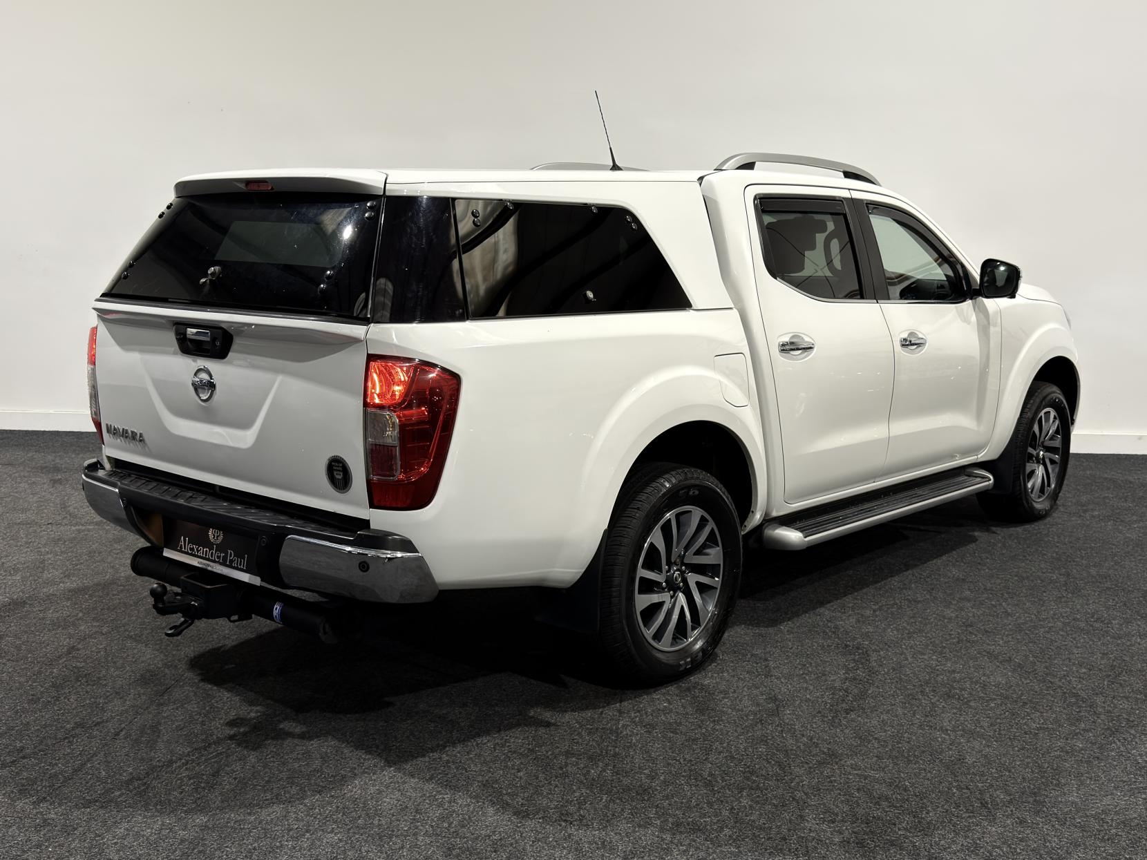 Nissan Navara 2.3 dCi Tekna Pickup Double Cab 4dr Diesel Auto 4WD Euro 6 (190 ps)