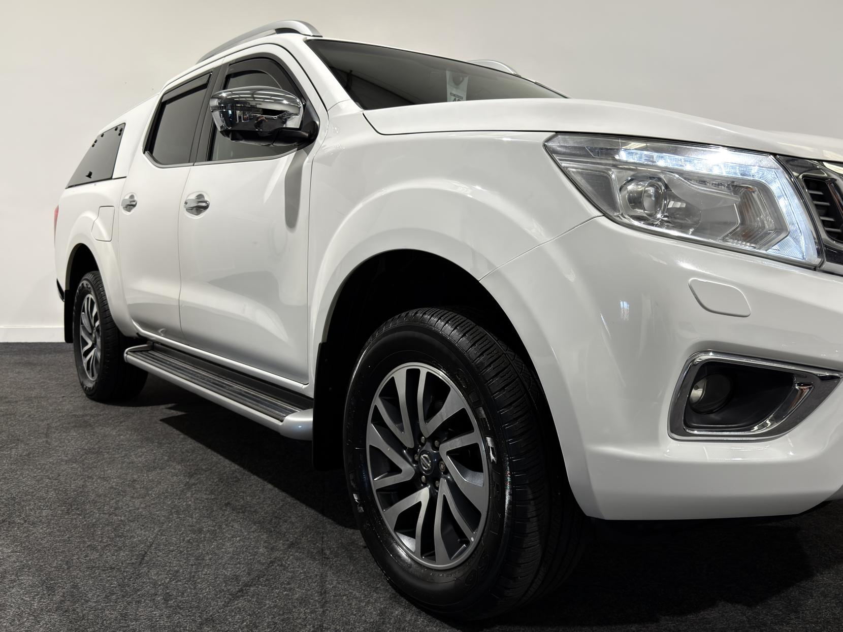 Nissan Navara 2.3 dCi Tekna Pickup Double Cab 4dr Diesel Auto 4WD Euro 6 (190 ps)