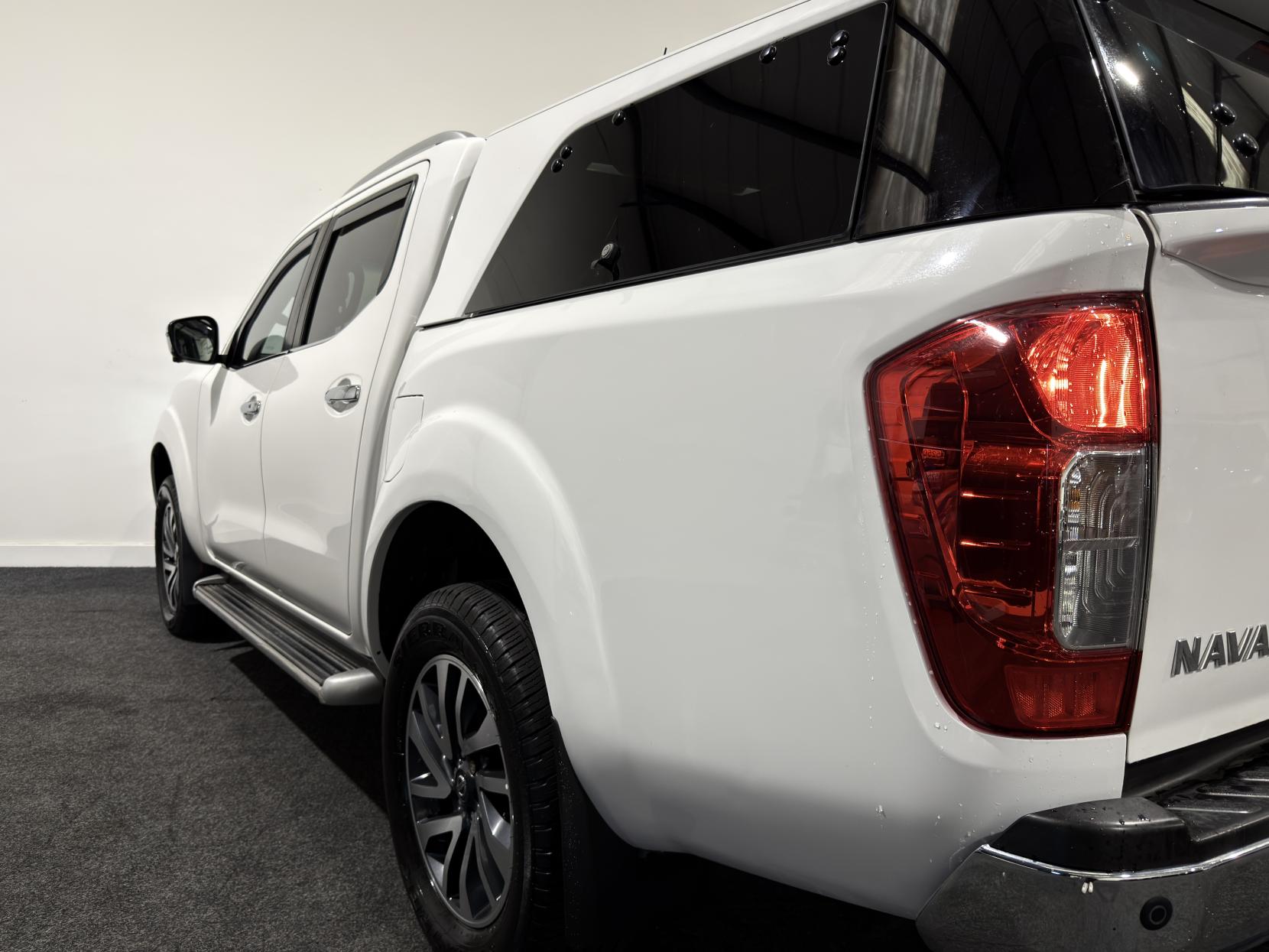 Nissan Navara 2.3 dCi Tekna Pickup Double Cab 4dr Diesel Auto 4WD Euro 6 (190 ps)