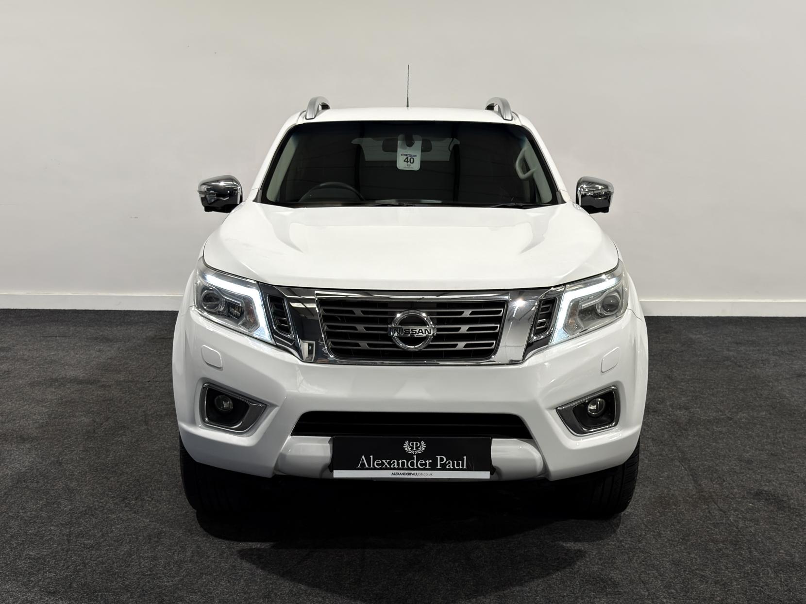 Nissan Navara 2.3 dCi Tekna Pickup Double Cab 4dr Diesel Auto 4WD Euro 6 (190 ps)