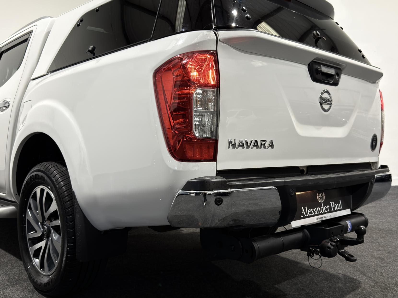 Nissan Navara 2.3 dCi Tekna Pickup Double Cab 4dr Diesel Auto 4WD Euro 6 (190 ps)