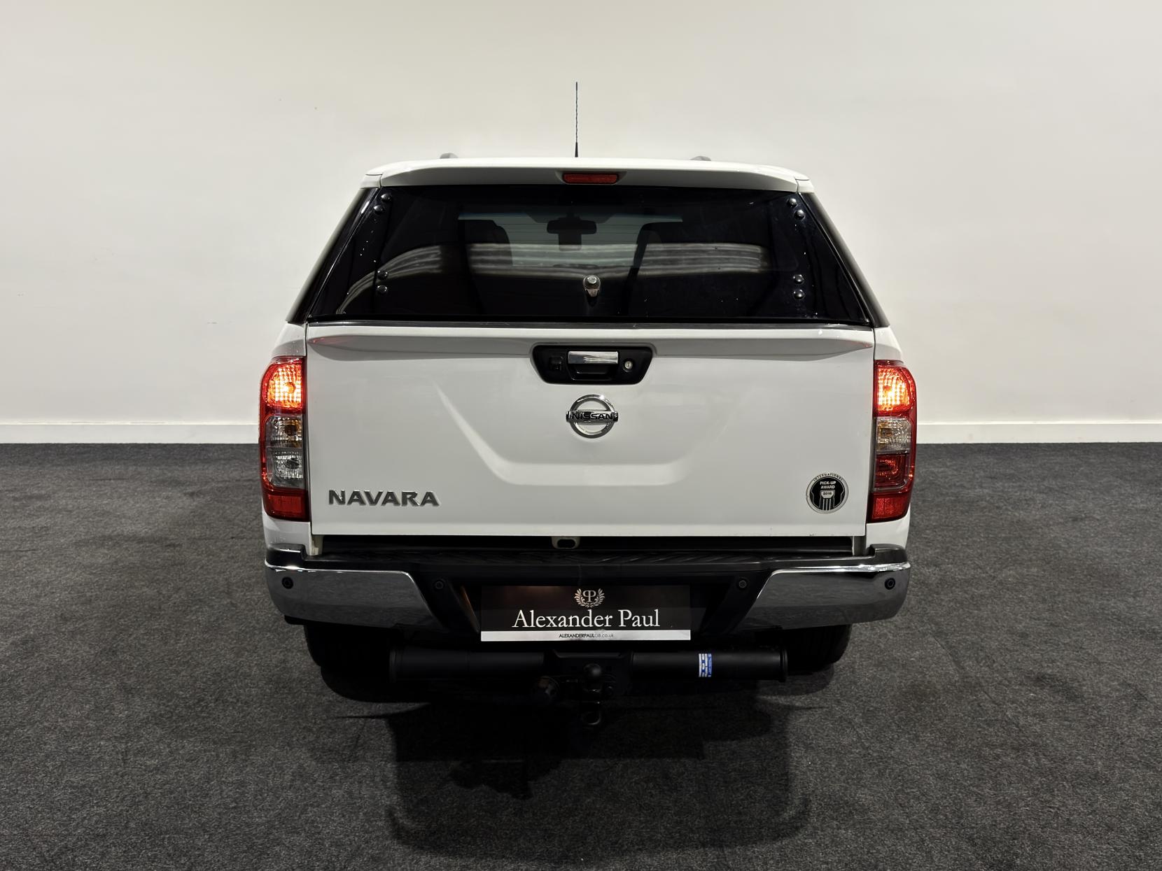 Nissan Navara 2.3 dCi Tekna Pickup Double Cab 4dr Diesel Auto 4WD Euro 6 (190 ps)