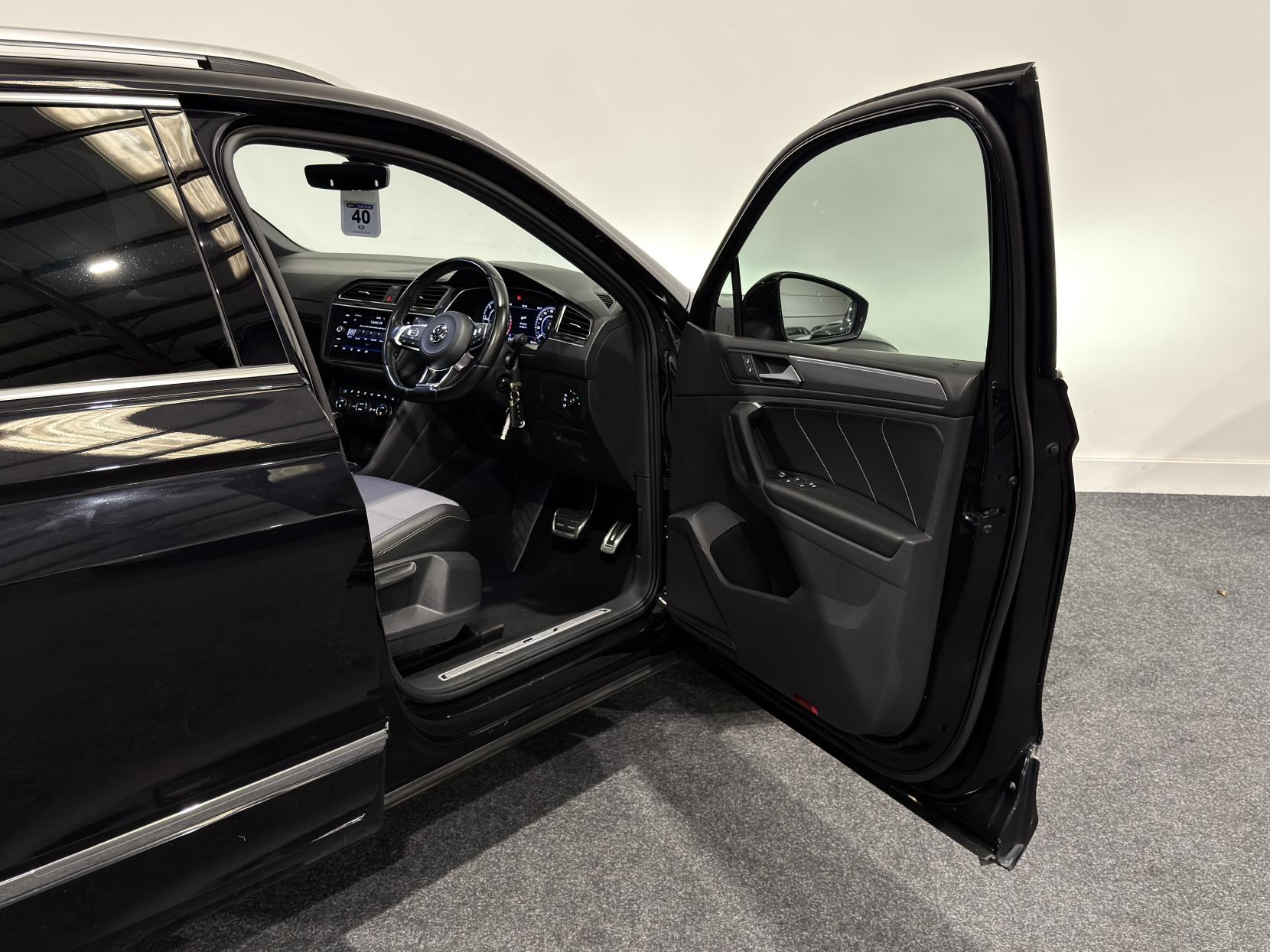 Volkswagen Tiguan 2.0 TDI R-Line SUV 5dr Diesel DSG Euro 6 (s/s) (150 ps)
