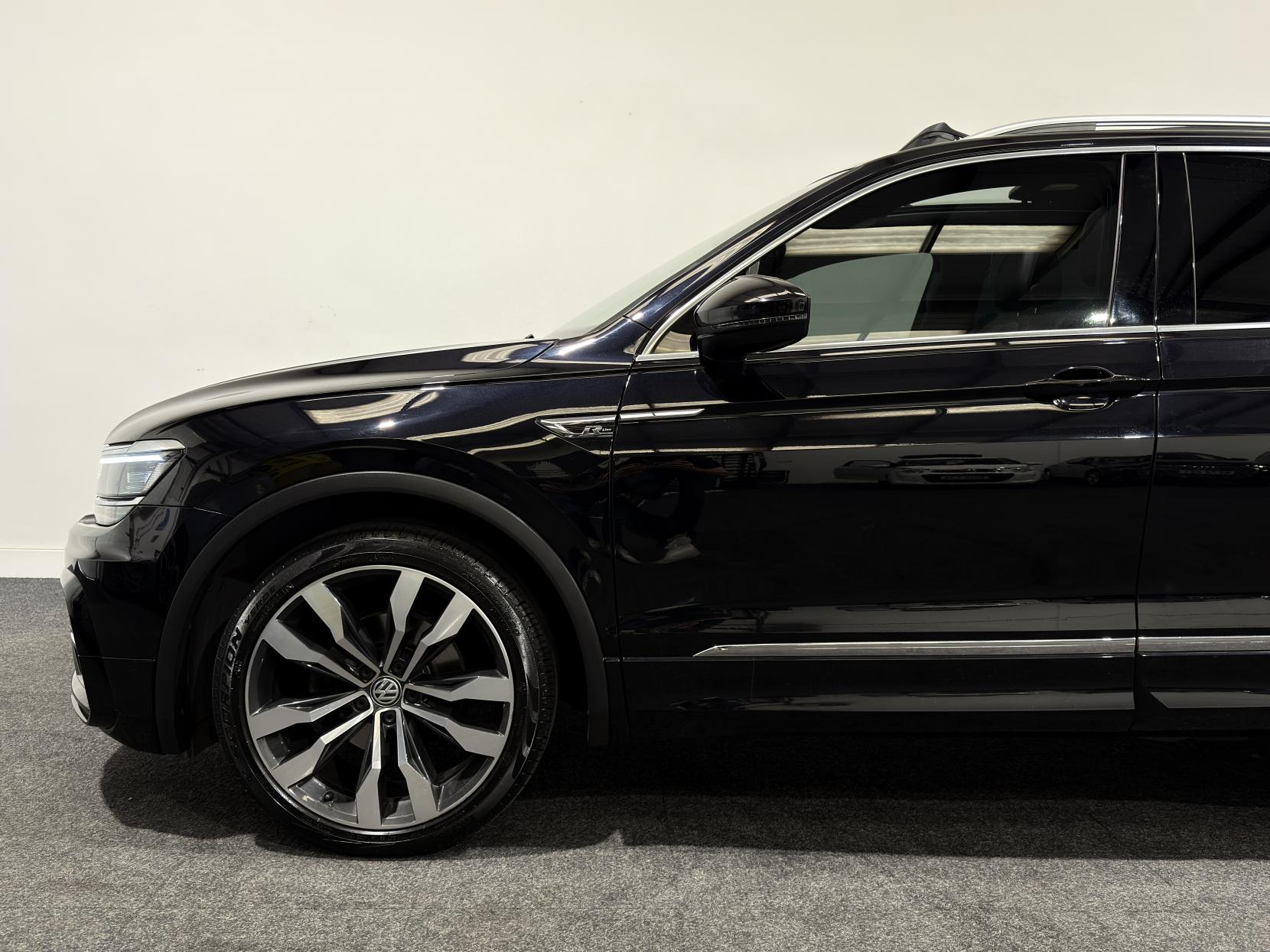 Volkswagen Tiguan 2.0 TDI R-Line SUV 5dr Diesel DSG Euro 6 (s/s) (150 ps)