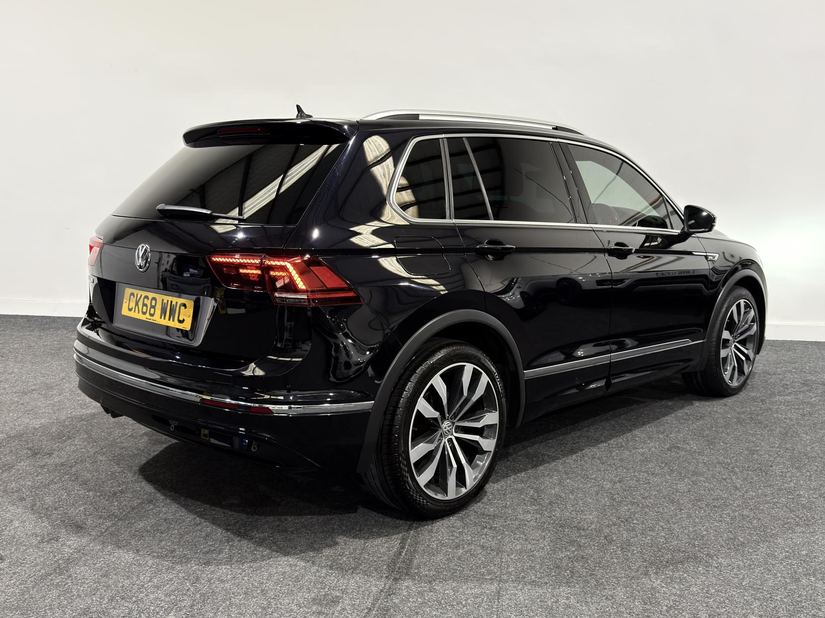 Volkswagen Tiguan 2.0 TDI R-Line SUV 5dr Diesel DSG Euro 6 (s/s) (150 ps)