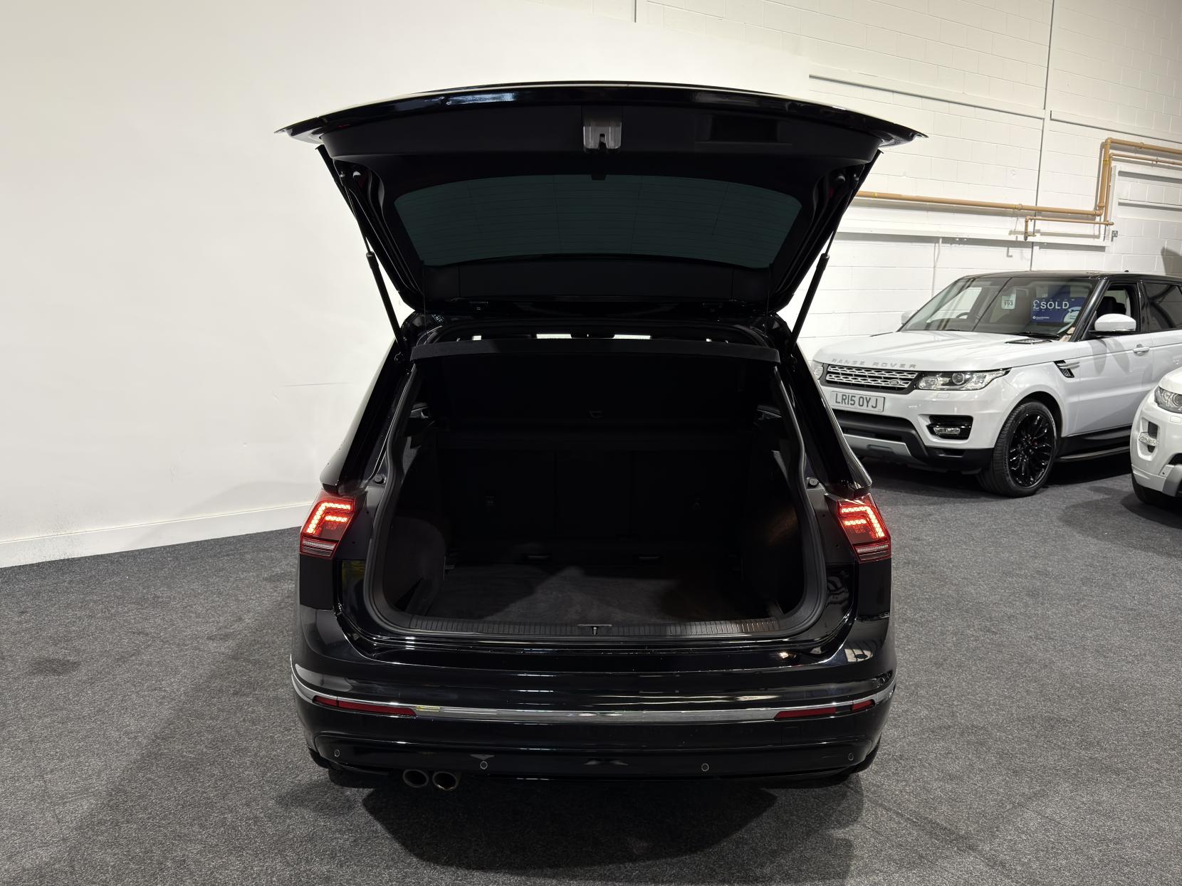 Volkswagen Tiguan 2.0 TDI R-Line SUV 5dr Diesel DSG Euro 6 (s/s) (150 ps)