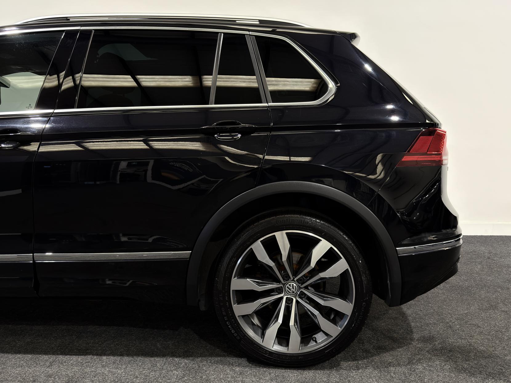 Volkswagen Tiguan 2.0 TDI R-Line SUV 5dr Diesel DSG Euro 6 (s/s) (150 ps)