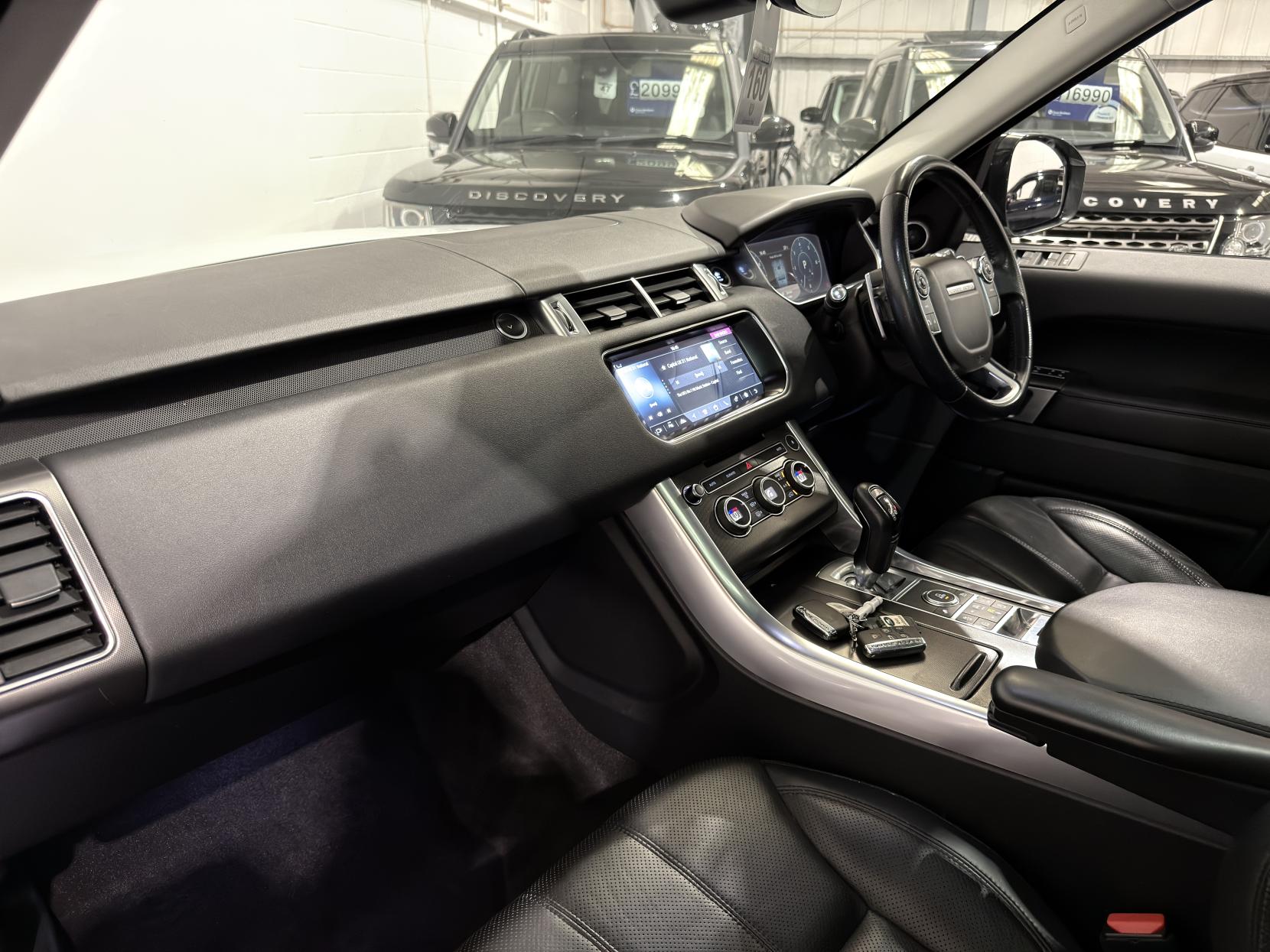 Land Rover Range Rover Sport 3.0 SD V6 HSE Dynamic SUV 5dr Diesel Auto 4WD Euro 6 (s/s) (306 ps)