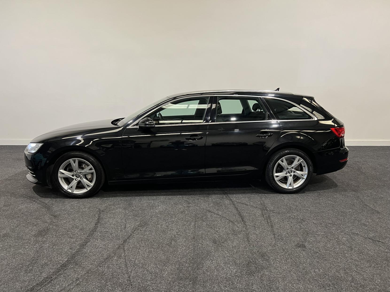 Audi A4 Avant 2.0 TDI ultra Sport Estate 5dr Diesel S Tronic Euro 6 (s/s) (190 ps)