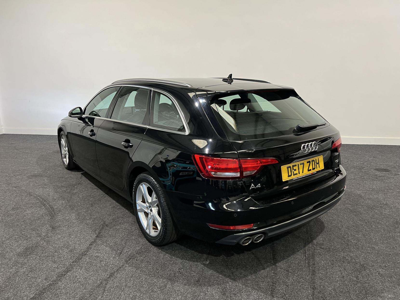 Audi A4 Avant 2.0 TDI ultra Sport Estate 5dr Diesel S Tronic Euro 6 (s/s) (190 ps)