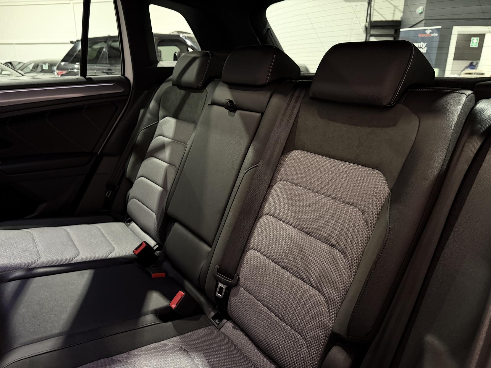 Volkswagen Tiguan 2.0 TDI R-Line SUV 5dr Diesel DSG 4Motion Euro 6 (s/s) (150 ps)