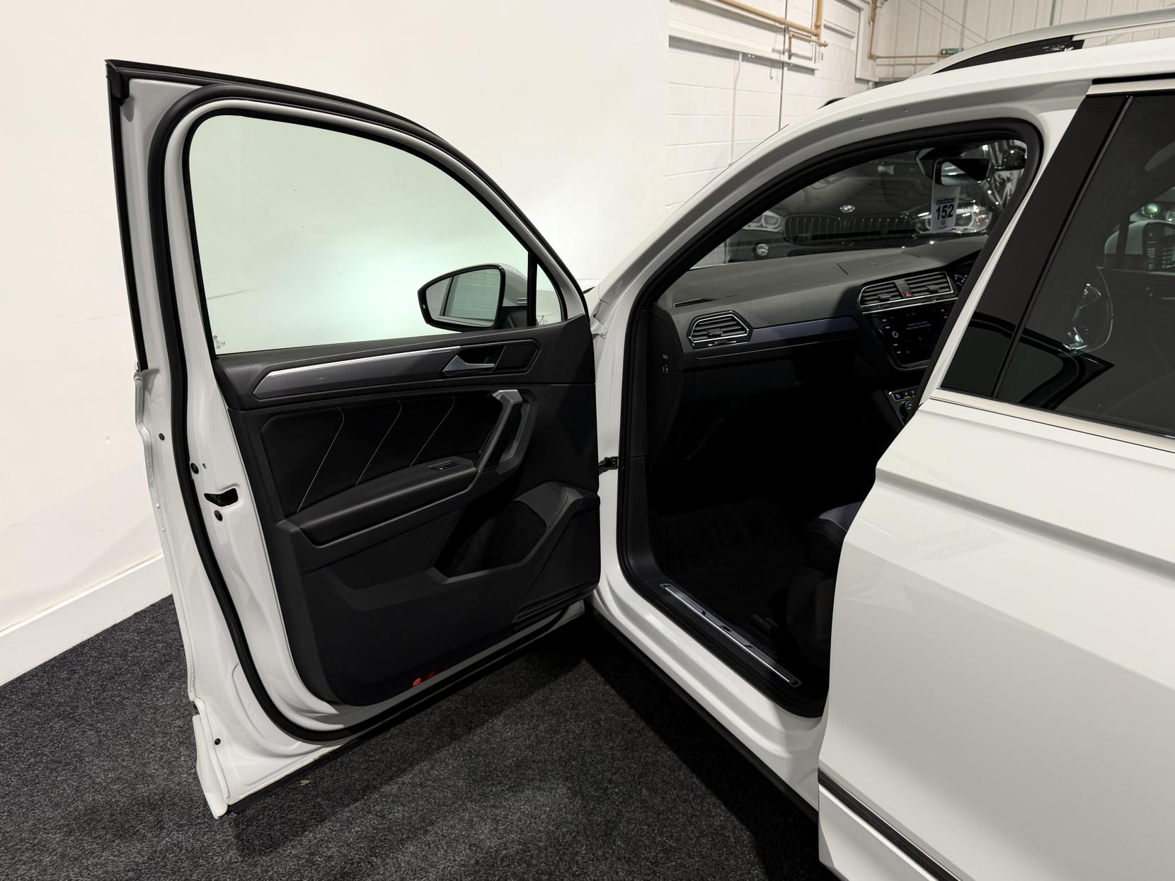 Volkswagen Tiguan 2.0 TDI R-Line SUV 5dr Diesel DSG 4Motion Euro 6 (s/s) (150 ps)