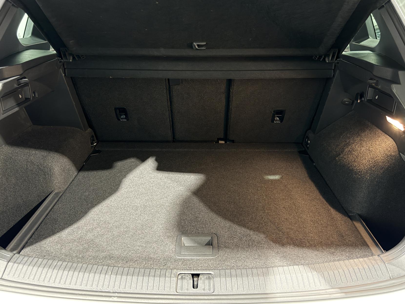 Volkswagen Tiguan 2.0 TDI R-Line SUV 5dr Diesel DSG 4Motion Euro 6 (s/s) (150 ps)