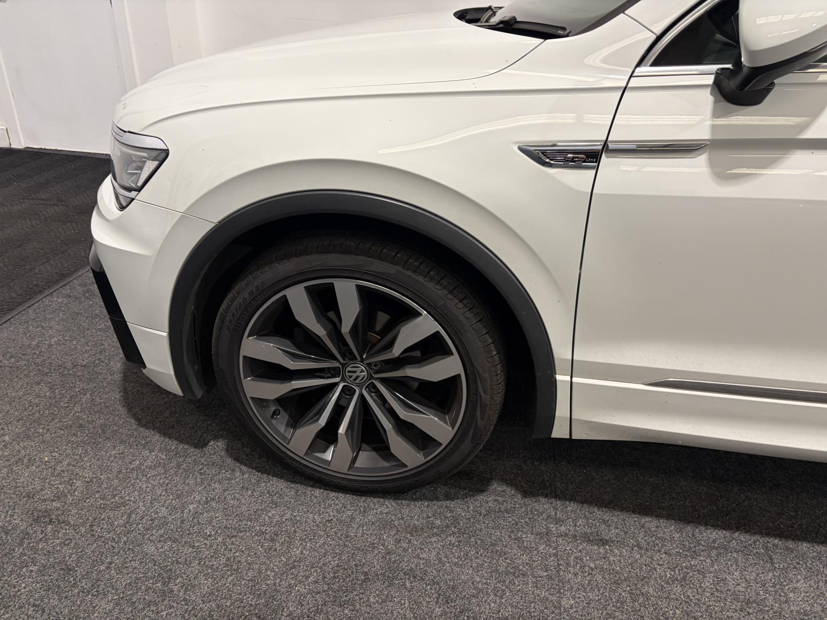 Volkswagen Tiguan 2.0 TDI R-Line SUV 5dr Diesel DSG 4Motion Euro 6 (s/s) (150 ps)