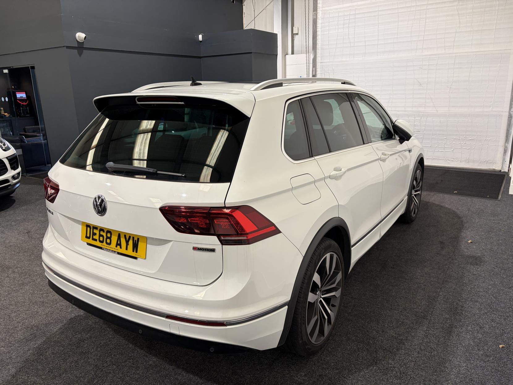 Volkswagen Tiguan 2.0 TDI R-Line SUV 5dr Diesel DSG 4Motion Euro 6 (s/s) (150 ps)