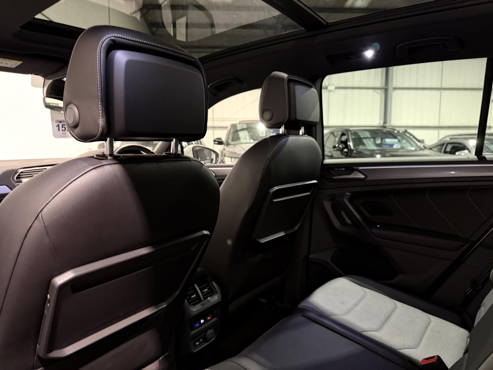 Volkswagen Tiguan 2.0 TDI R-Line SUV 5dr Diesel DSG 4Motion Euro 6 (s/s) (150 ps)