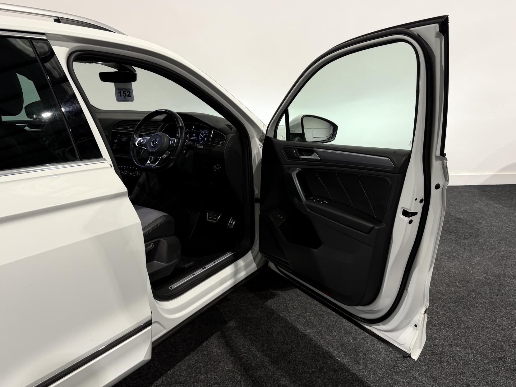 Volkswagen Tiguan 2.0 TDI R-Line SUV 5dr Diesel DSG 4Motion Euro 6 (s/s) (150 ps)