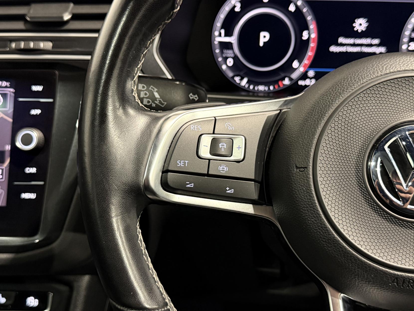 Volkswagen Tiguan 2.0 TDI R-Line SUV 5dr Diesel DSG 4Motion Euro 6 (s/s) (150 ps)