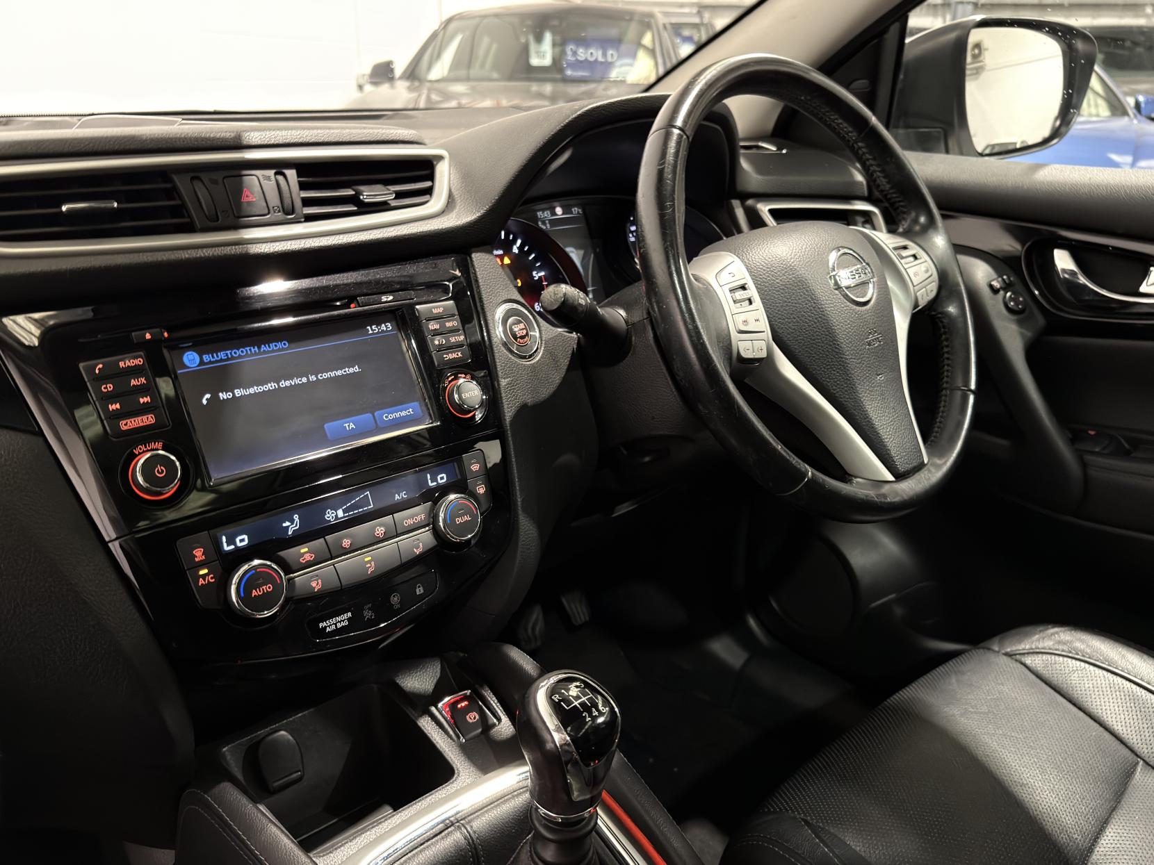 Nissan Qashqai 1.6 dCi Tekna SUV 5dr Diesel Manual 4WD Euro 6 (s/s) (130 ps)