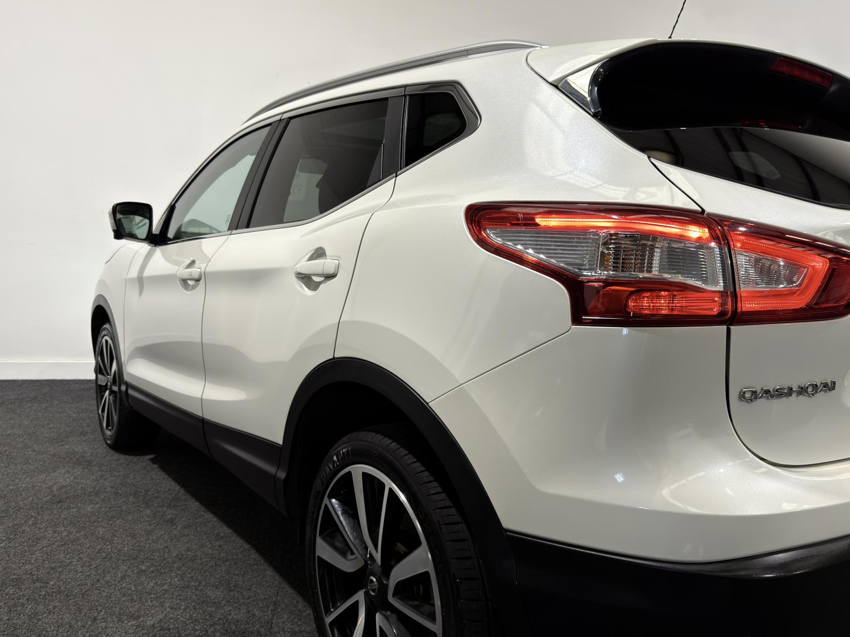 Nissan Qashqai 1.6 dCi Tekna SUV 5dr Diesel Manual 4WD Euro 6 (s/s) (130 ps)