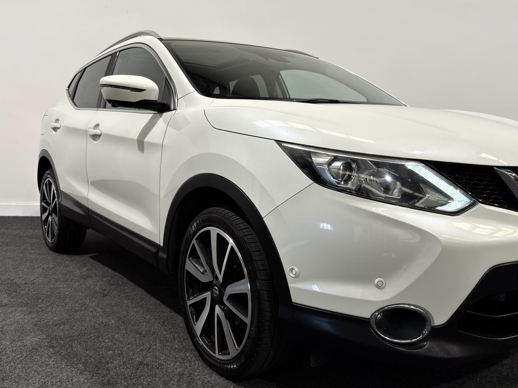Nissan Qashqai 1.6 dCi Tekna SUV 5dr Diesel Manual 4WD Euro 6 (s/s) (130 ps)