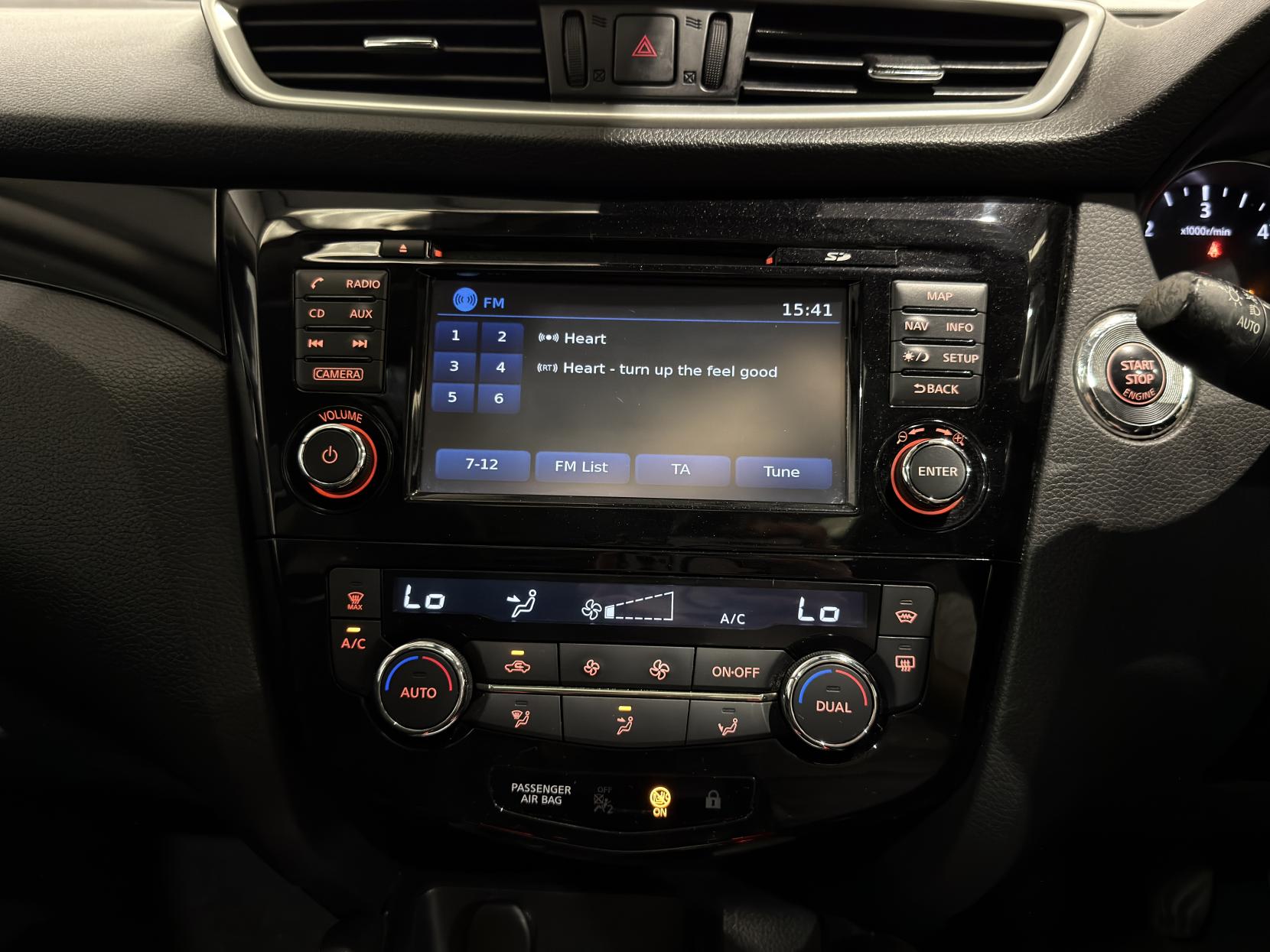 Nissan Qashqai 1.6 dCi Tekna SUV 5dr Diesel Manual 4WD Euro 6 (s/s) (130 ps)