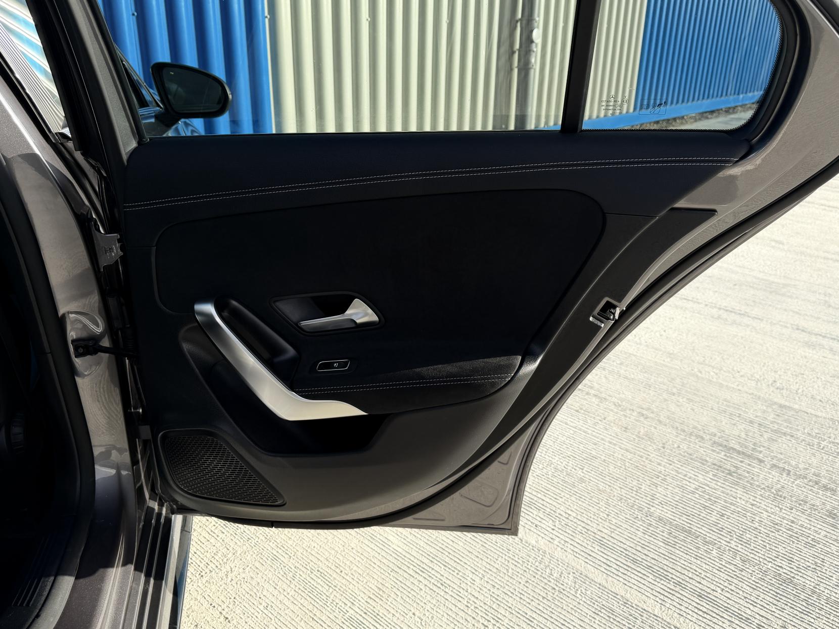 Mercedes-Benz A Class 2.0 A180d AMG Line Edition (Executive) Hatchback 5dr Diesel 8G-DCT Euro 6 (s/s) (116 ps)