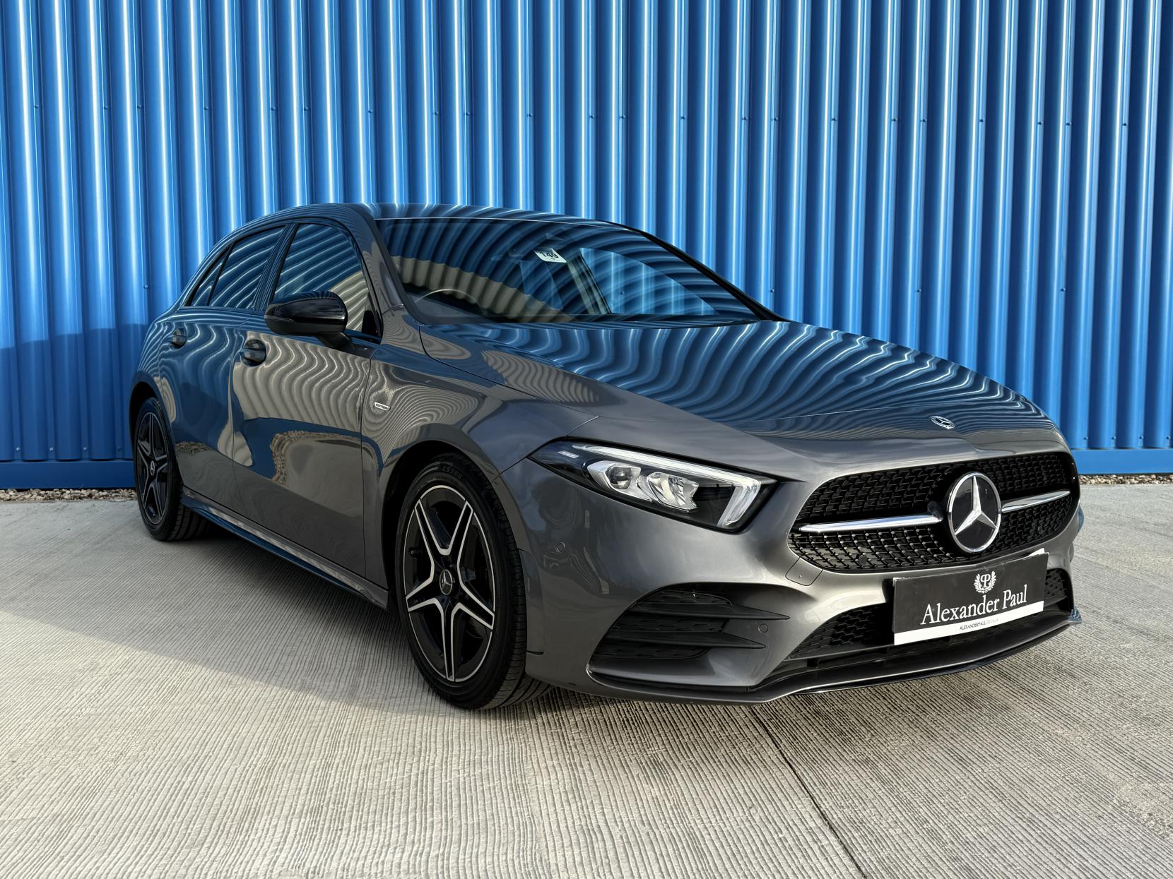 Mercedes-Benz A Class 2.0 A180d AMG Line Edition (Executive) Hatchback 5dr Diesel 8G-DCT Euro 6 (s/s) (116 ps)