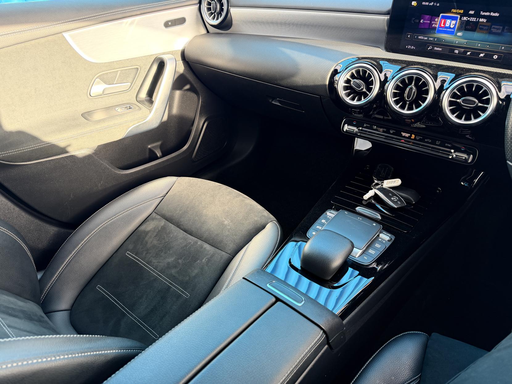 Mercedes-Benz A Class 2.0 A180d AMG Line Edition (Executive) Hatchback 5dr Diesel 8G-DCT Euro 6 (s/s) (116 ps)