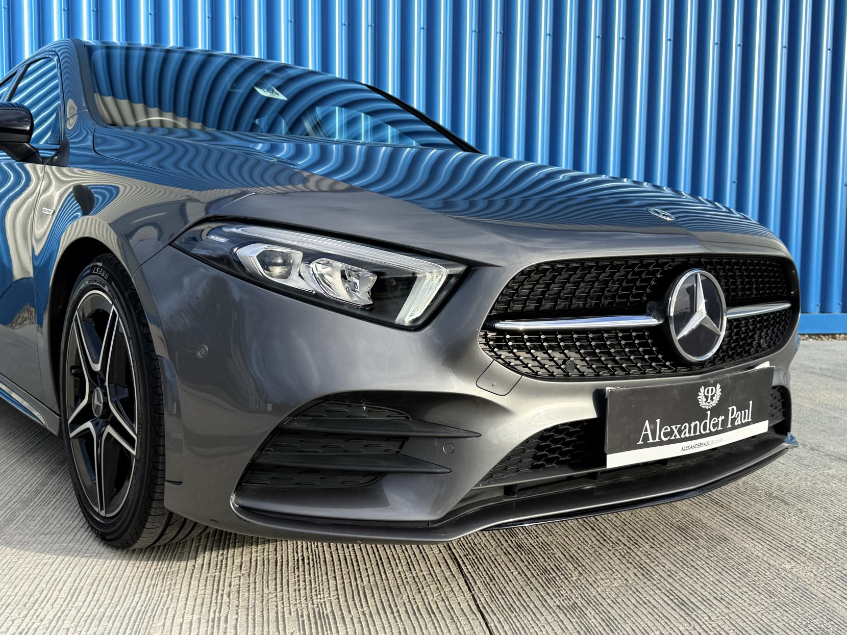 Mercedes-Benz A Class 2.0 A180d AMG Line Edition (Executive) Hatchback 5dr Diesel 8G-DCT Euro 6 (s/s) (116 ps)