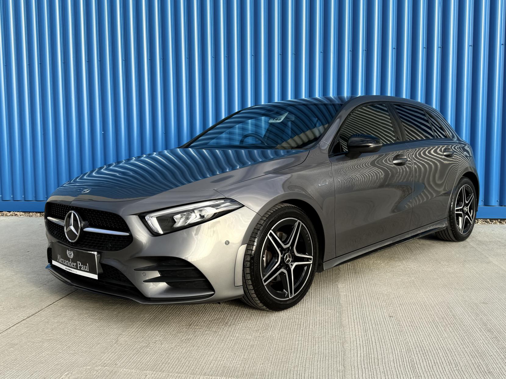 Mercedes-Benz A Class 2.0 A180d AMG Line Edition (Executive) Hatchback 5dr Diesel 8G-DCT Euro 6 (s/s) (116 ps)