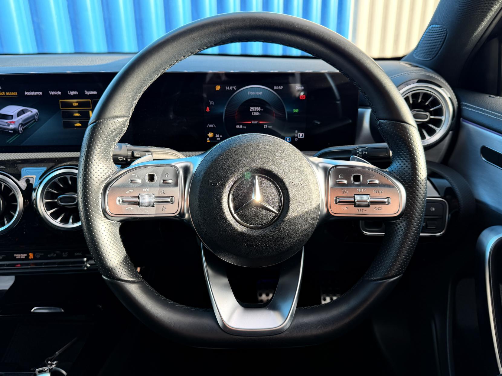 Mercedes-Benz A Class 2.0 A180d AMG Line Edition (Executive) Hatchback 5dr Diesel 8G-DCT Euro 6 (s/s) (116 ps)