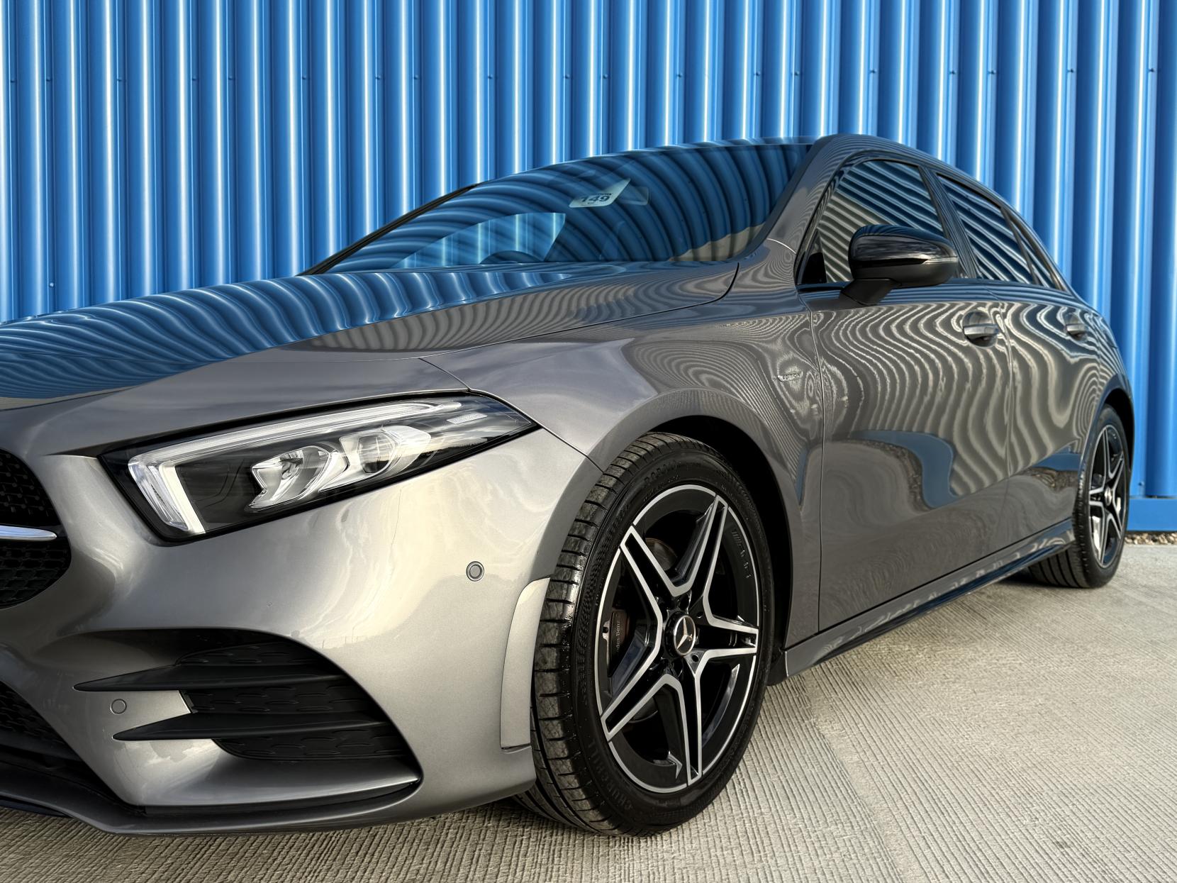 Mercedes-Benz A Class 2.0 A180d AMG Line Edition (Executive) Hatchback 5dr Diesel 8G-DCT Euro 6 (s/s) (116 ps)