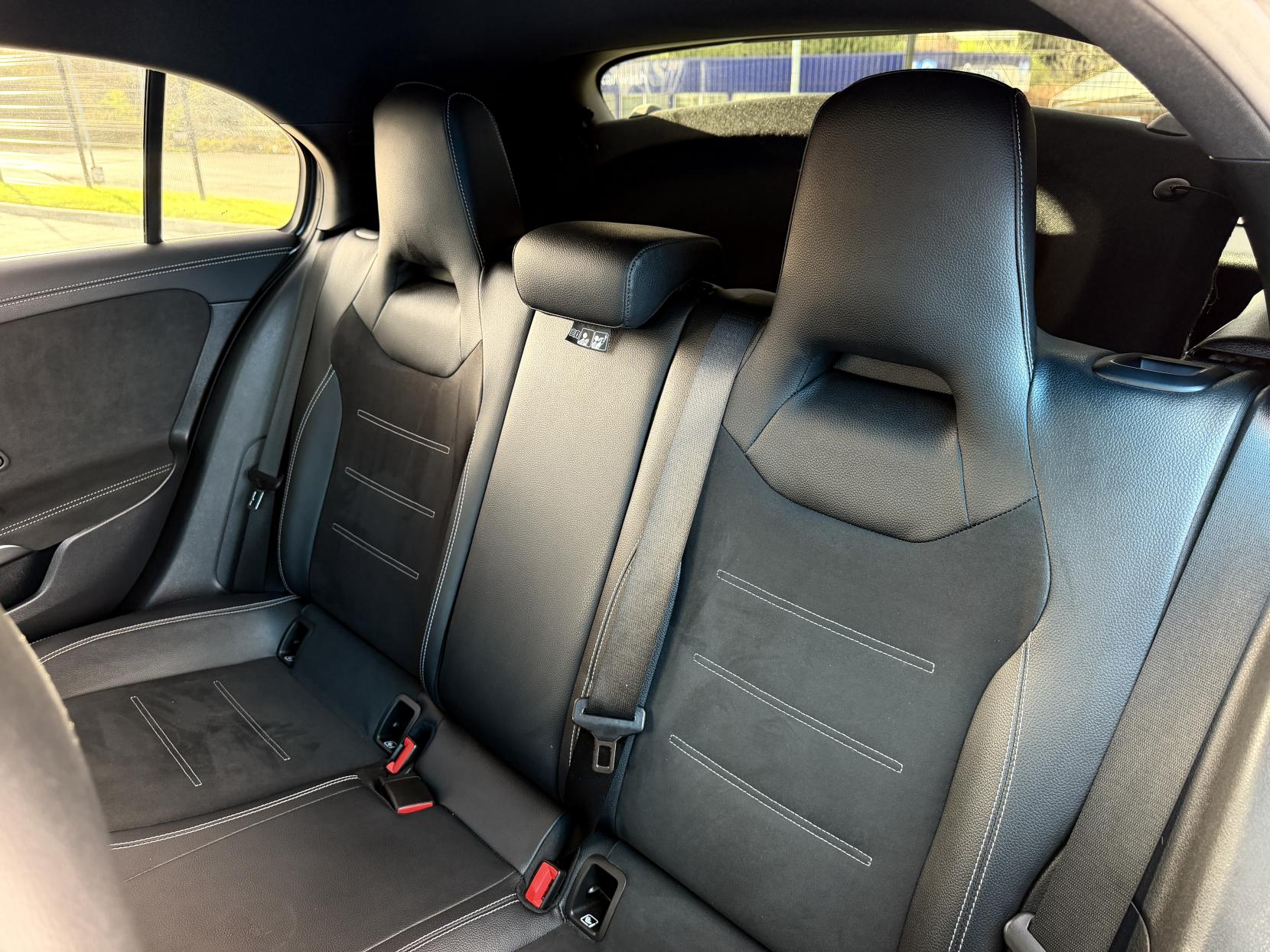 Mercedes-Benz A Class 2.0 A180d AMG Line Edition (Executive) Hatchback 5dr Diesel 8G-DCT Euro 6 (s/s) (116 ps)