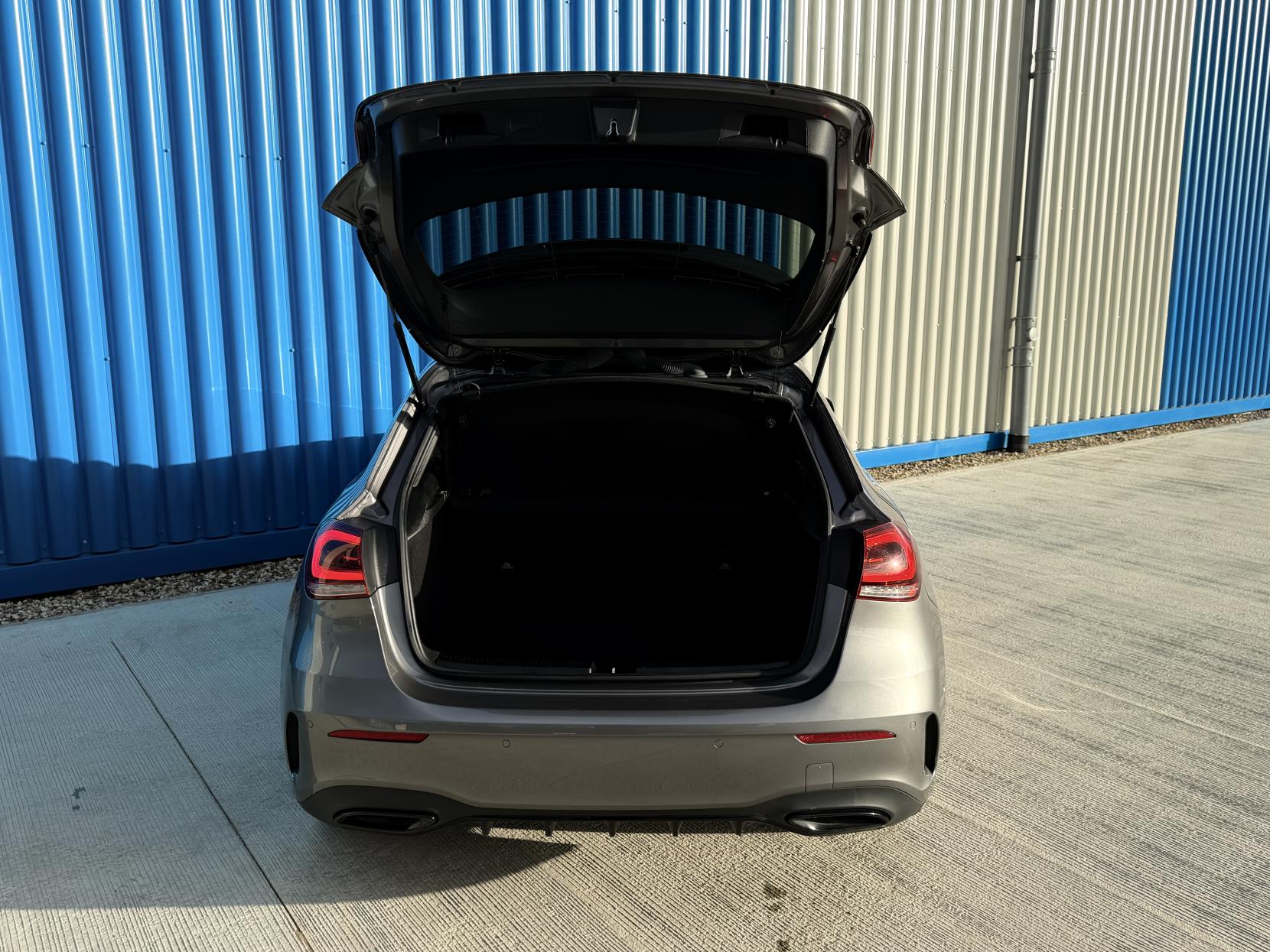 Mercedes-Benz A Class 2.0 A180d AMG Line Edition (Executive) Hatchback 5dr Diesel 8G-DCT Euro 6 (s/s) (116 ps)