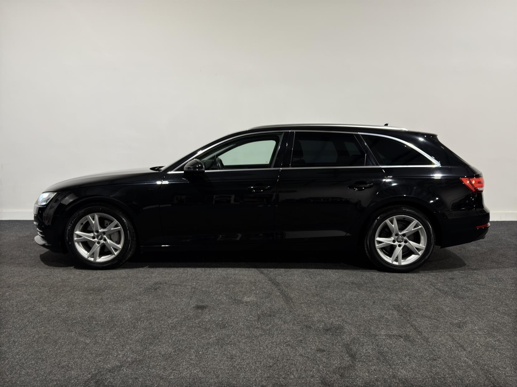 Audi A4 Avant 2.0 TDI ultra Sport Estate 5dr Diesel S Tronic Euro 6 (s/s) (190 ps)