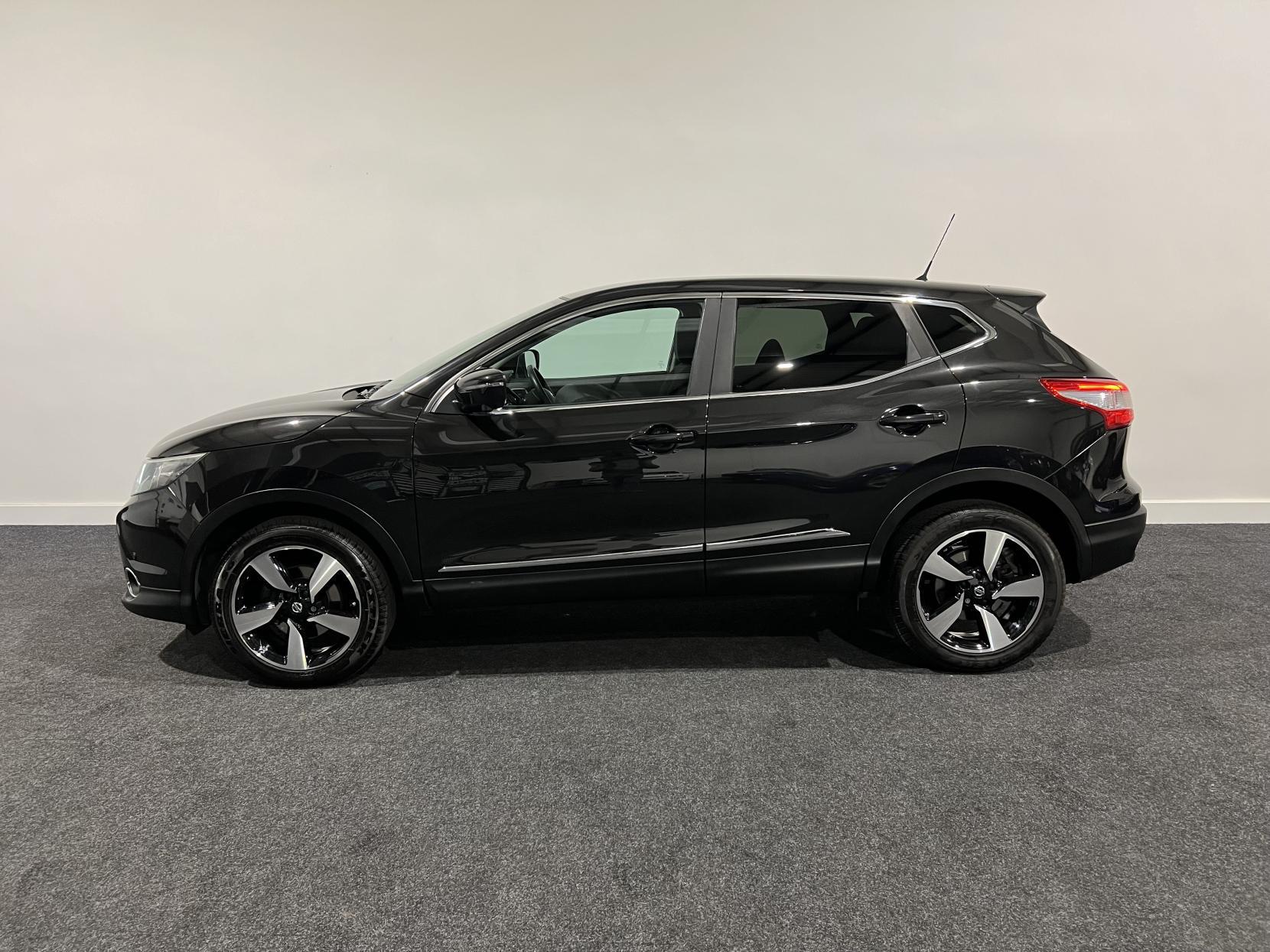 Nissan Qashqai 1.5 dCi n-tec SUV 5dr Diesel Manual 2WD Euro 5 (s/s) (110 ps)