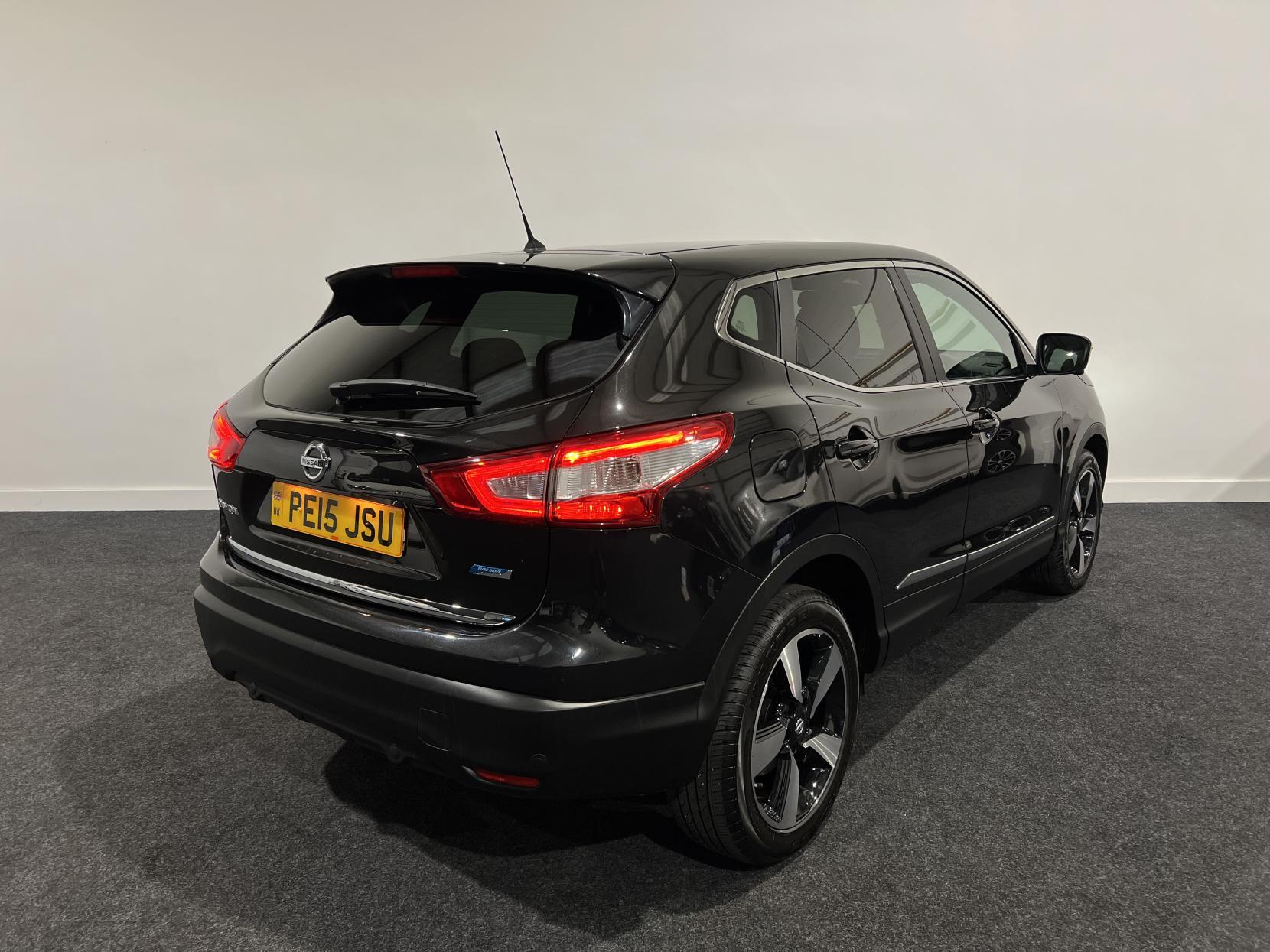 Nissan Qashqai 1.5 dCi n-tec SUV 5dr Diesel Manual 2WD Euro 5 (s/s) (110 ps)