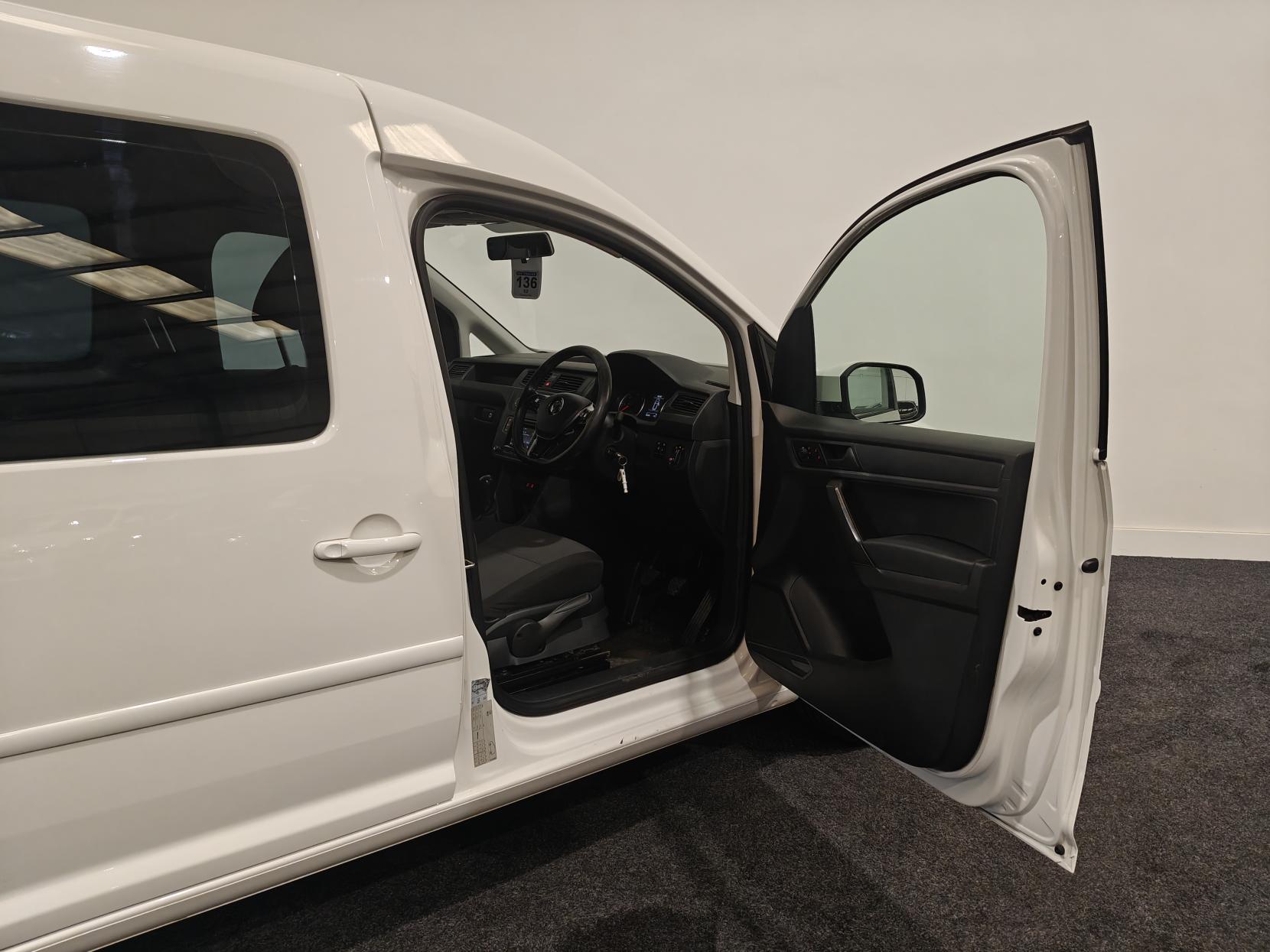 Volkswagen Caddy Maxi 2.0 TDI C20 Crew Van Double Cab 5dr Diesel Manual LWB Euro 6 (s/s) (102 ps)