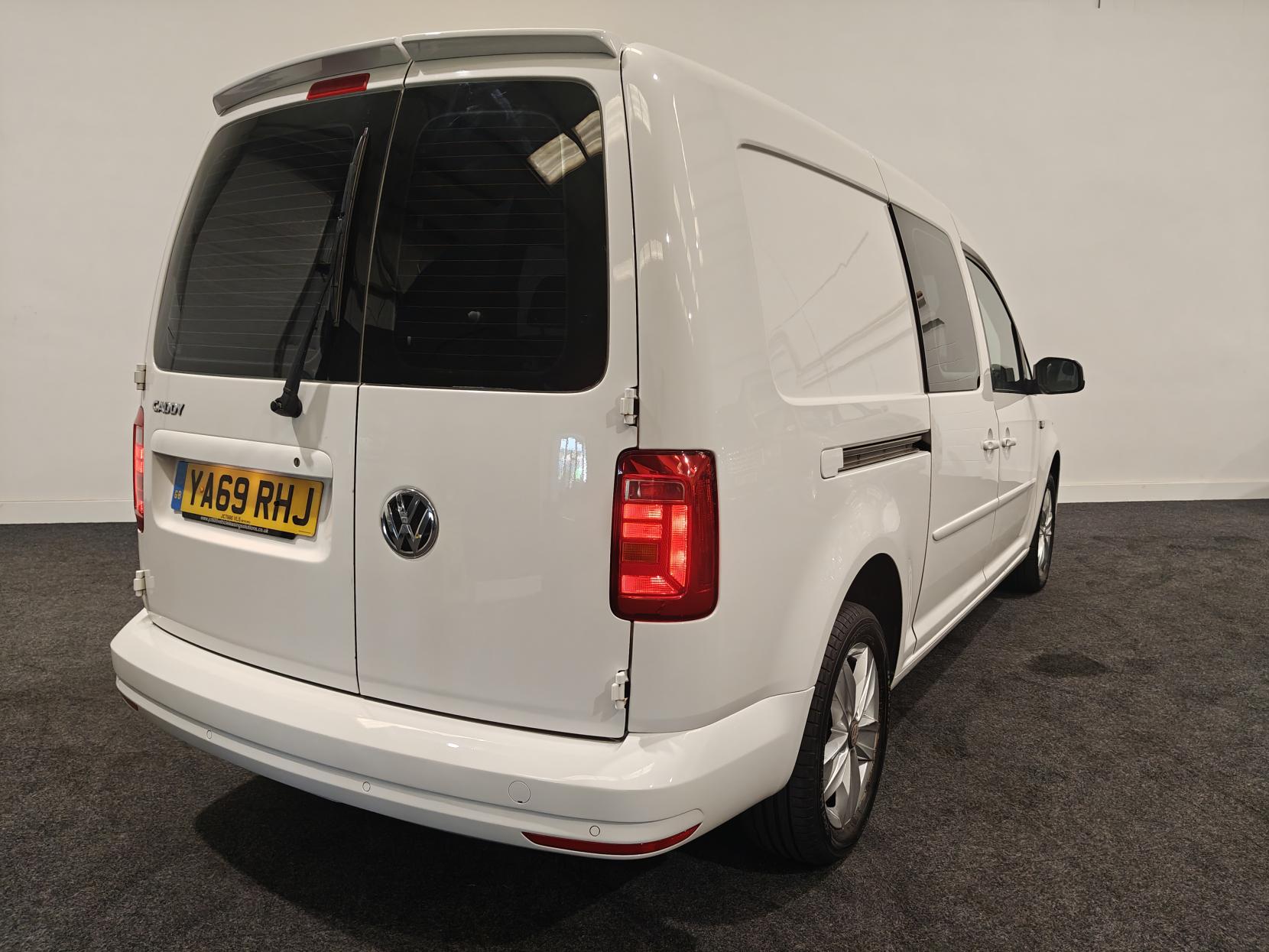 Volkswagen Caddy Maxi 2.0 TDI C20 Crew Van Double Cab 5dr Diesel Manual LWB Euro 6 (s/s) (102 ps)