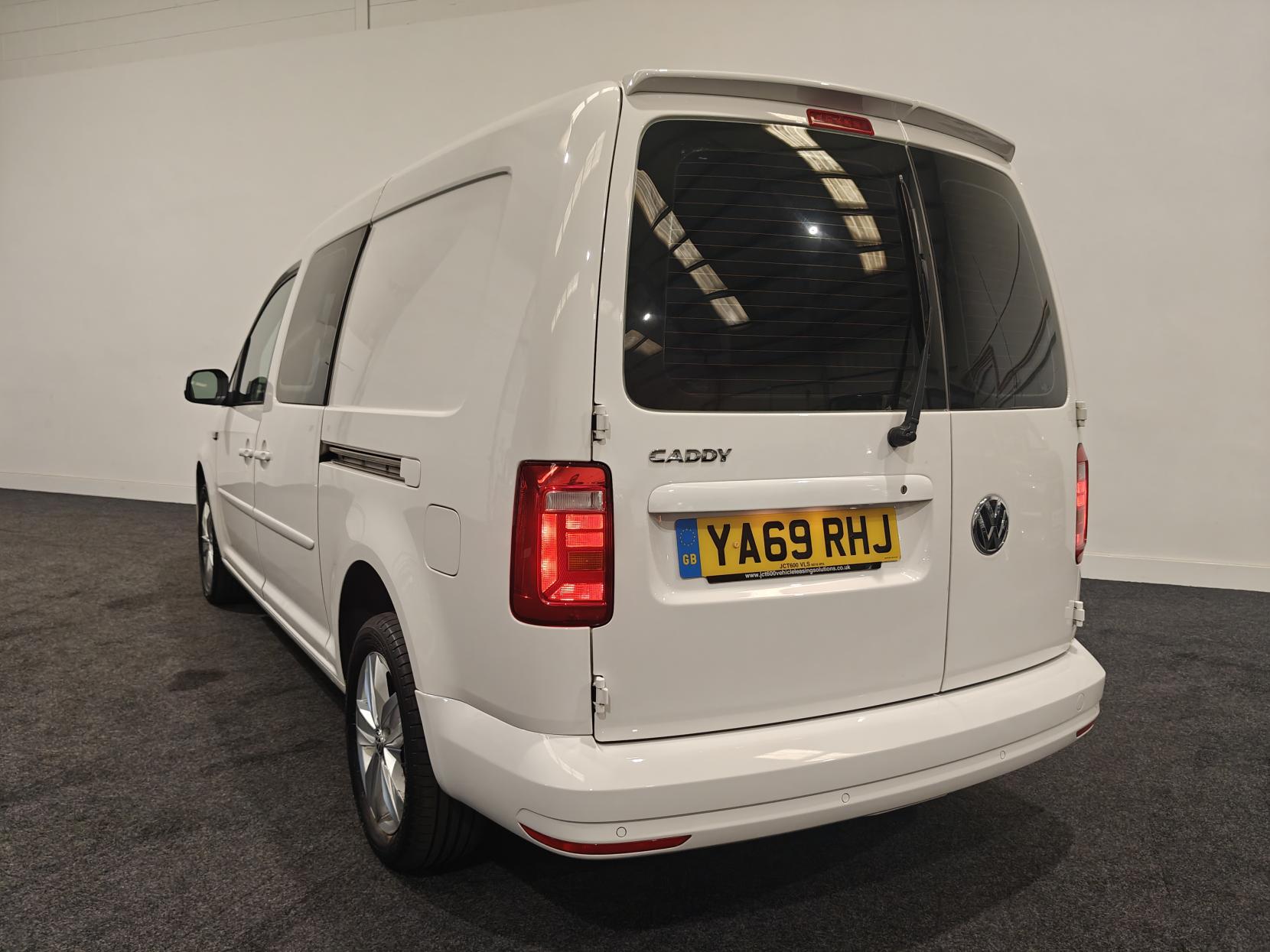 Volkswagen Caddy Maxi 2.0 TDI C20 Crew Van Double Cab 5dr Diesel Manual LWB Euro 6 (s/s) (102 ps)