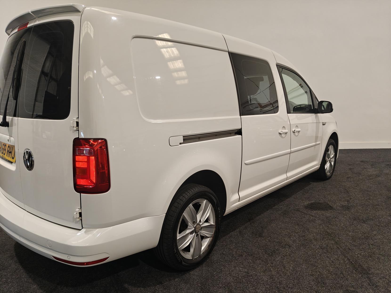 Volkswagen Caddy Maxi 2.0 TDI C20 Crew Van Double Cab 5dr Diesel Manual LWB Euro 6 (s/s) (102 ps)