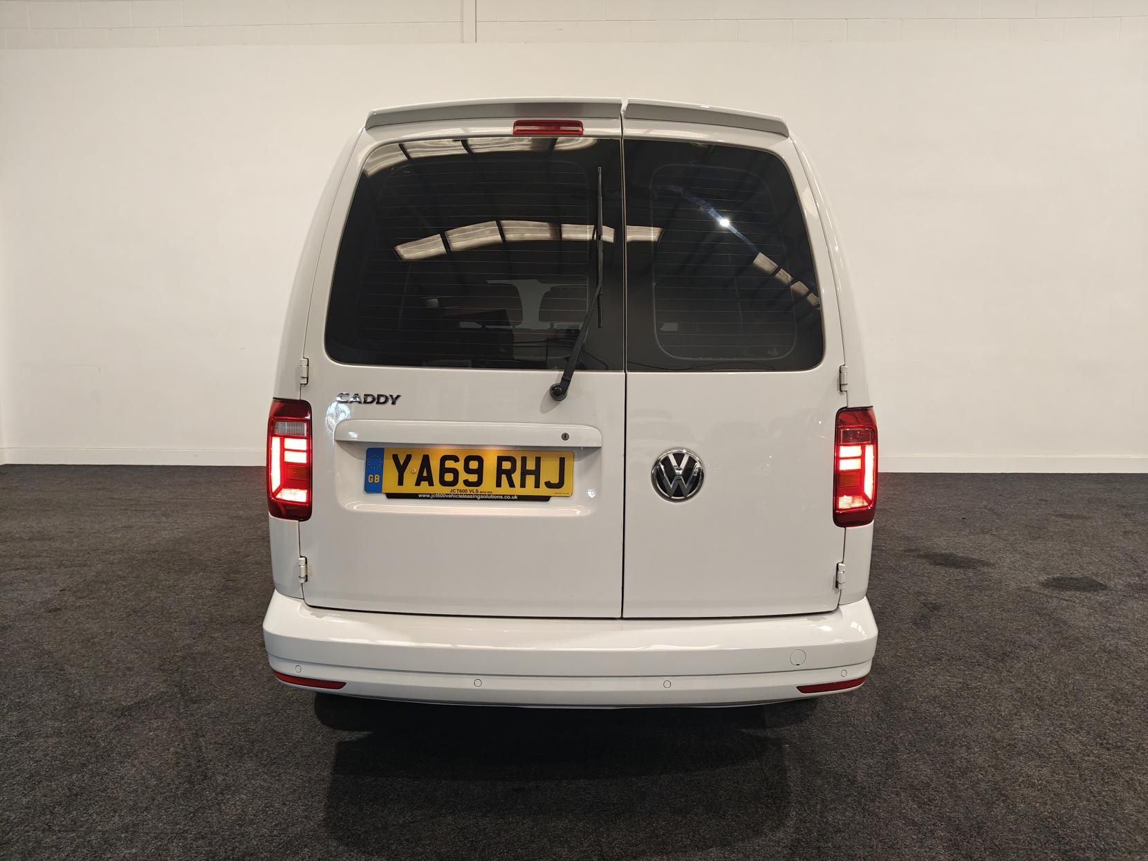 Volkswagen Caddy Maxi 2.0 TDI C20 Crew Van Double Cab 5dr Diesel Manual LWB Euro 6 (s/s) (102 ps)