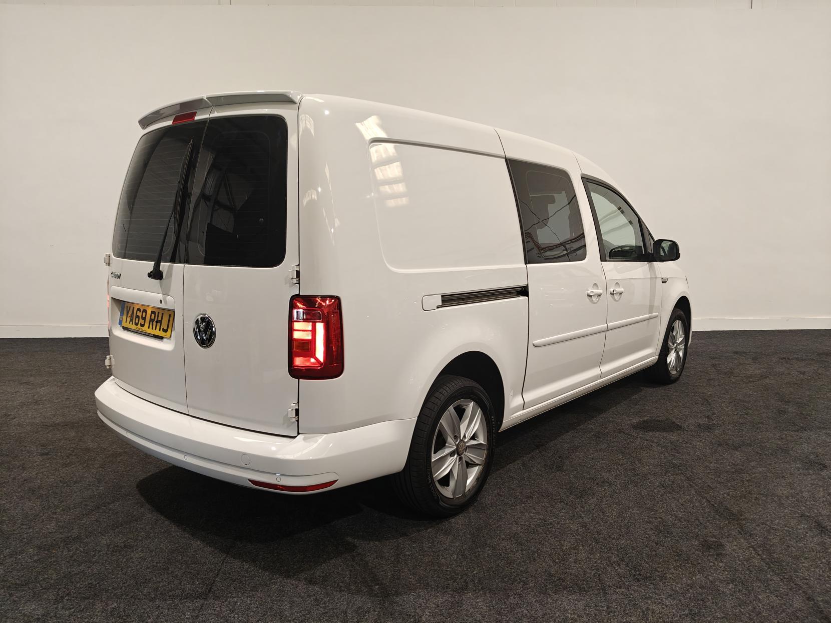 Volkswagen Caddy Maxi 2.0 TDI C20 Crew Van Double Cab 5dr Diesel Manual LWB Euro 6 (s/s) (102 ps)