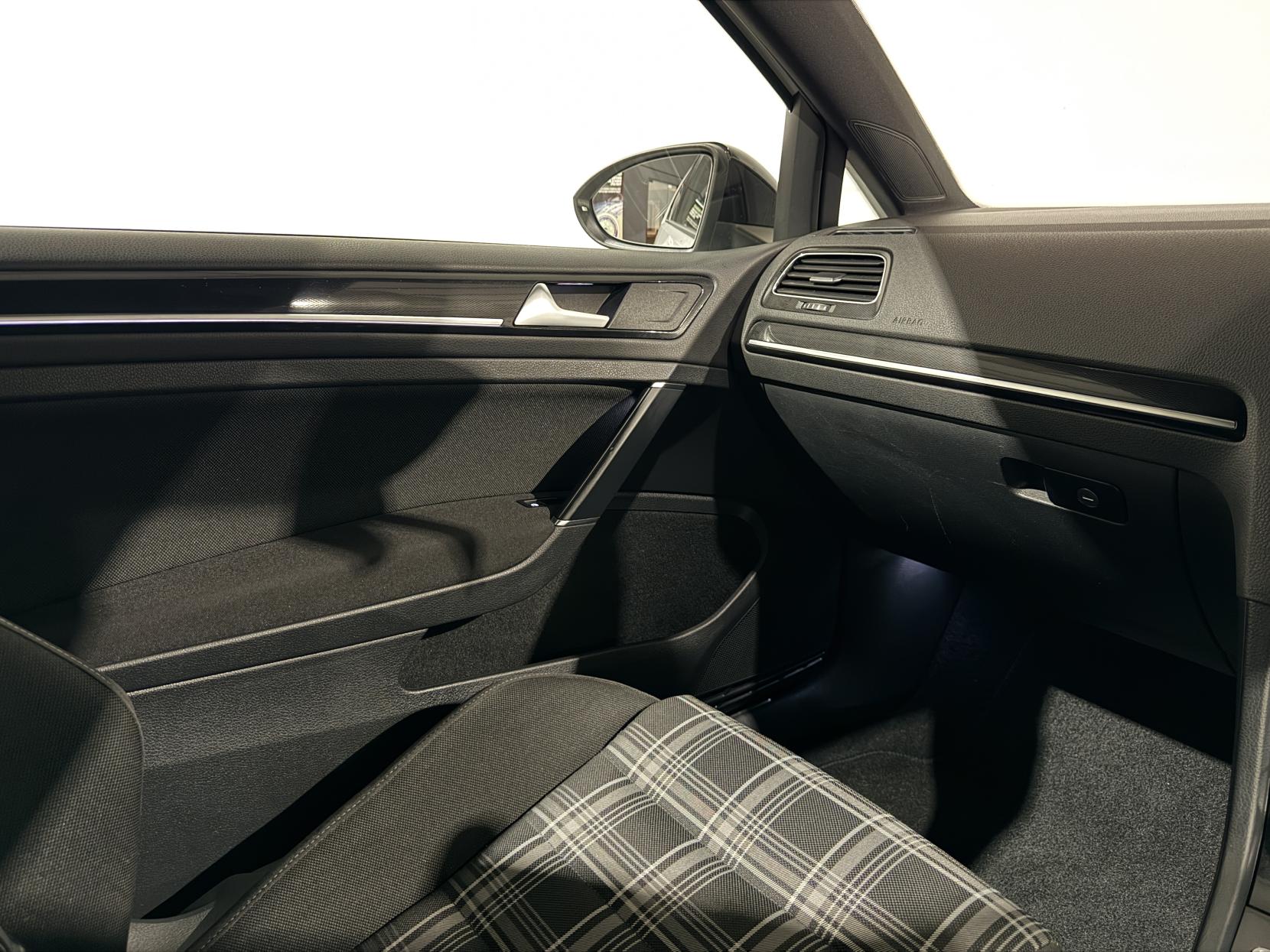 Volkswagen Golf 2.0 TDI BlueMotion Tech GTD Hatchback 3dr Diesel DSG Euro 6 (s/s) (184 ps)