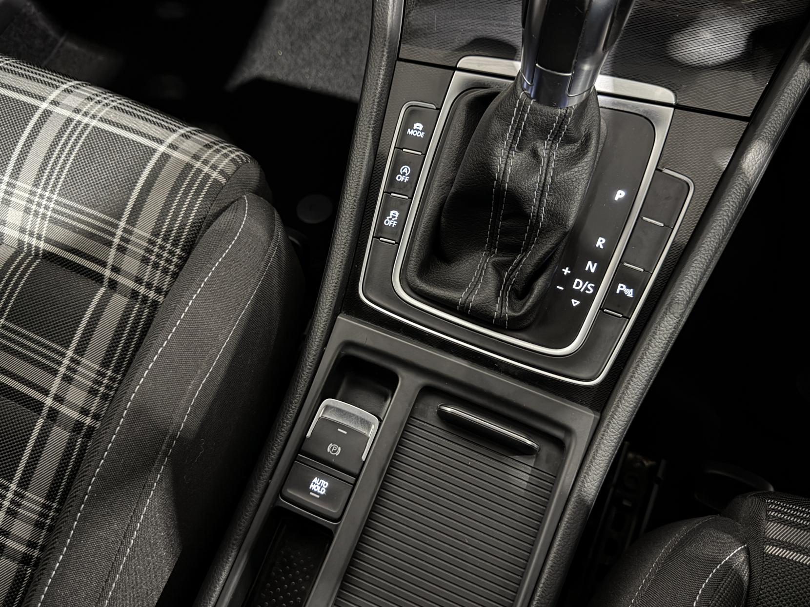 Volkswagen Golf 2.0 TDI BlueMotion Tech GTD Hatchback 3dr Diesel DSG Euro 6 (s/s) (184 ps)