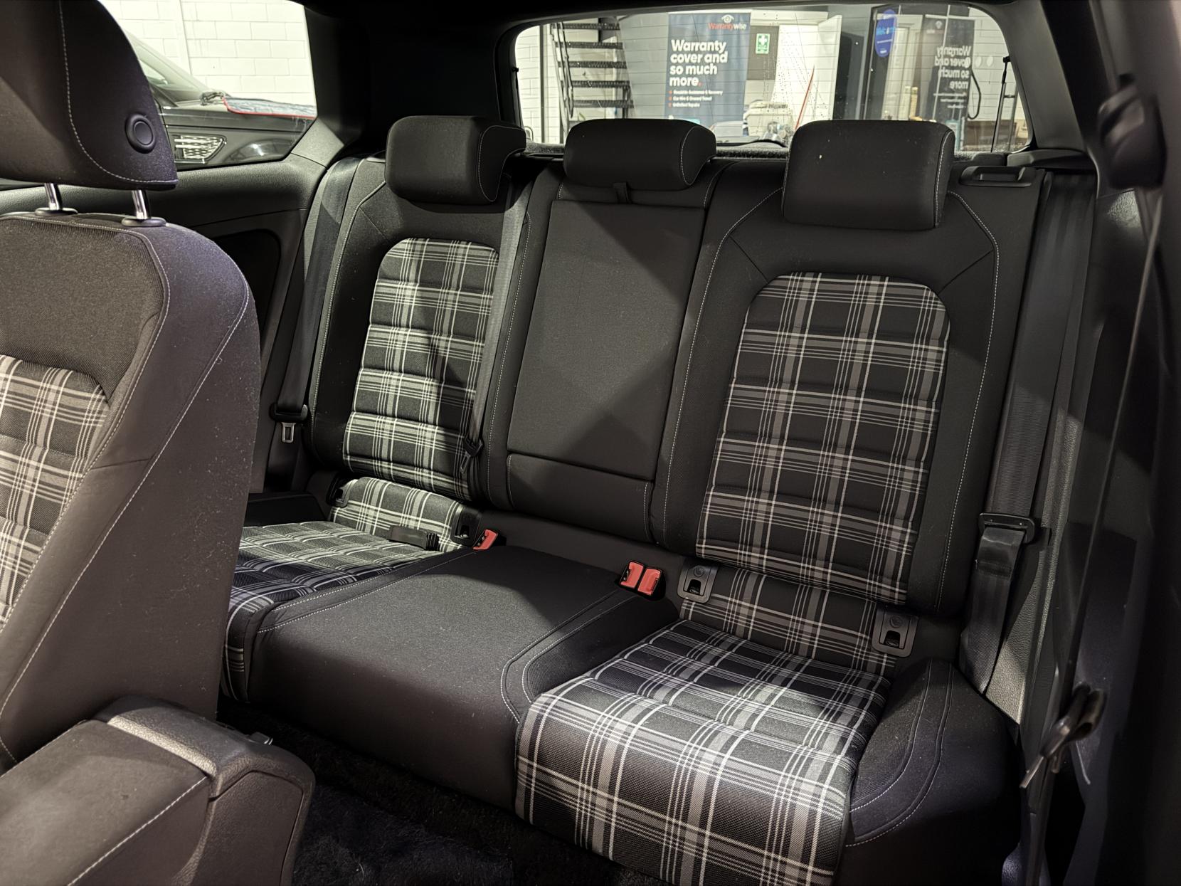 Volkswagen Golf 2.0 TDI BlueMotion Tech GTD Hatchback 3dr Diesel DSG Euro 6 (s/s) (184 ps)