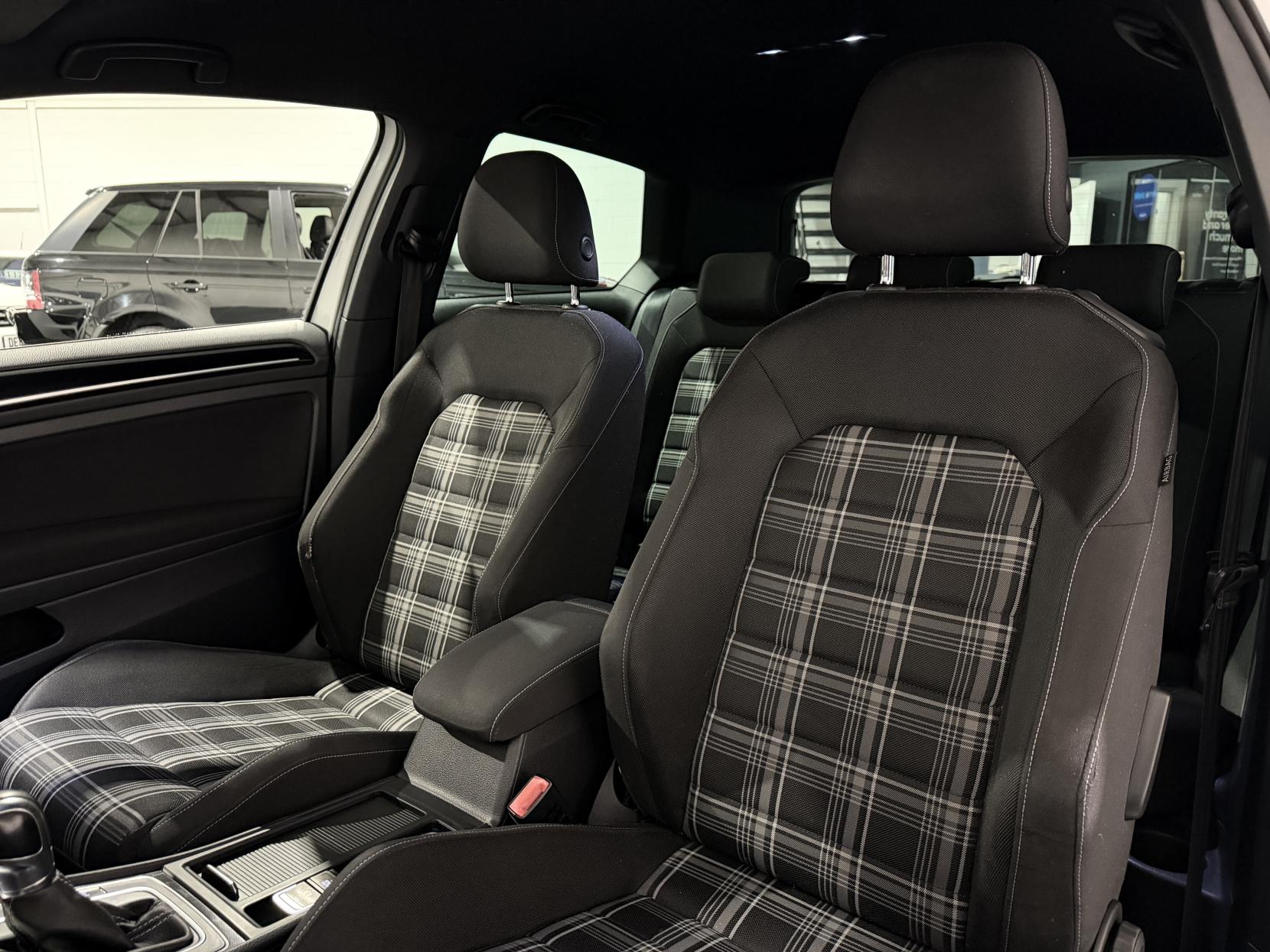 Volkswagen Golf 2.0 TDI BlueMotion Tech GTD Hatchback 3dr Diesel DSG Euro 6 (s/s) (184 ps)