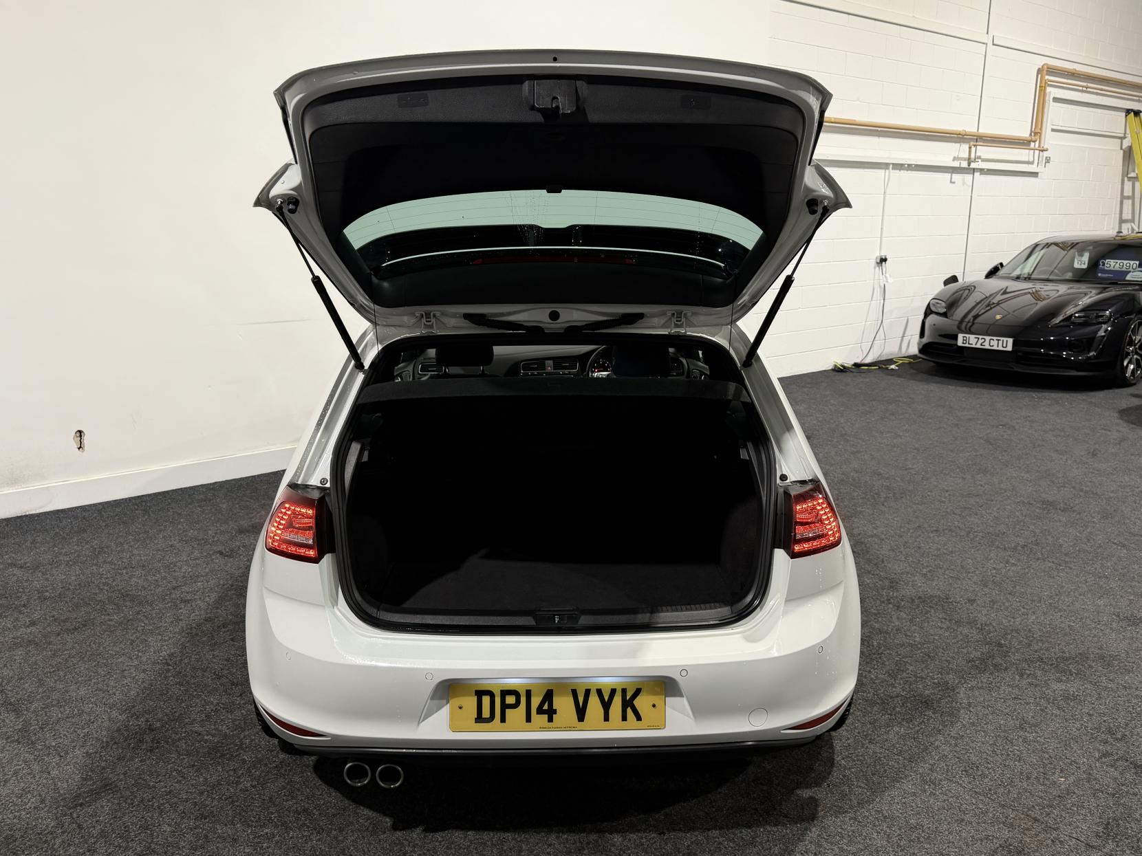 Volkswagen Golf 2.0 TDI BlueMotion Tech GTD Hatchback 3dr Diesel DSG Euro 6 (s/s) (184 ps)